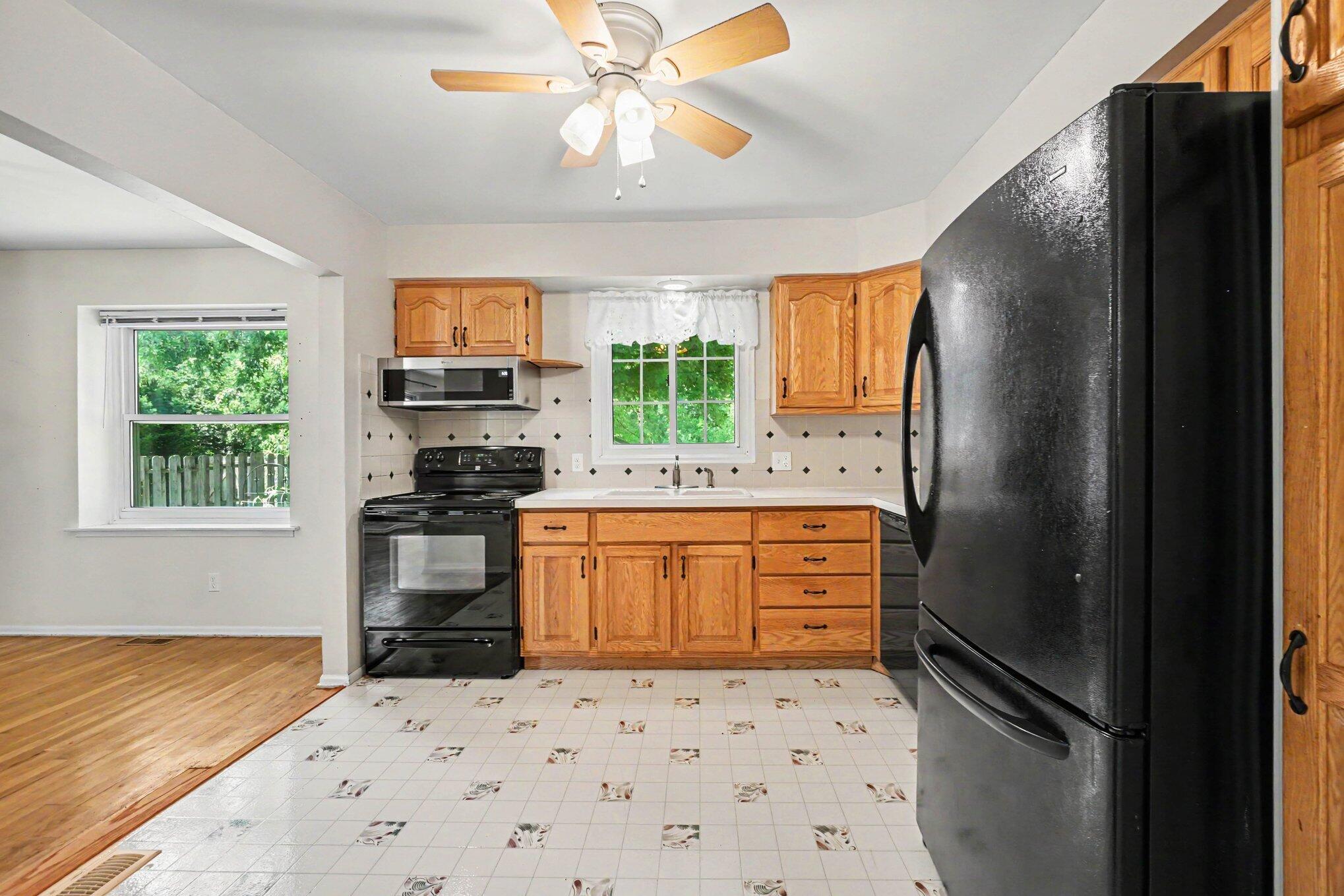 6320 Hampton Street Property Photo 7