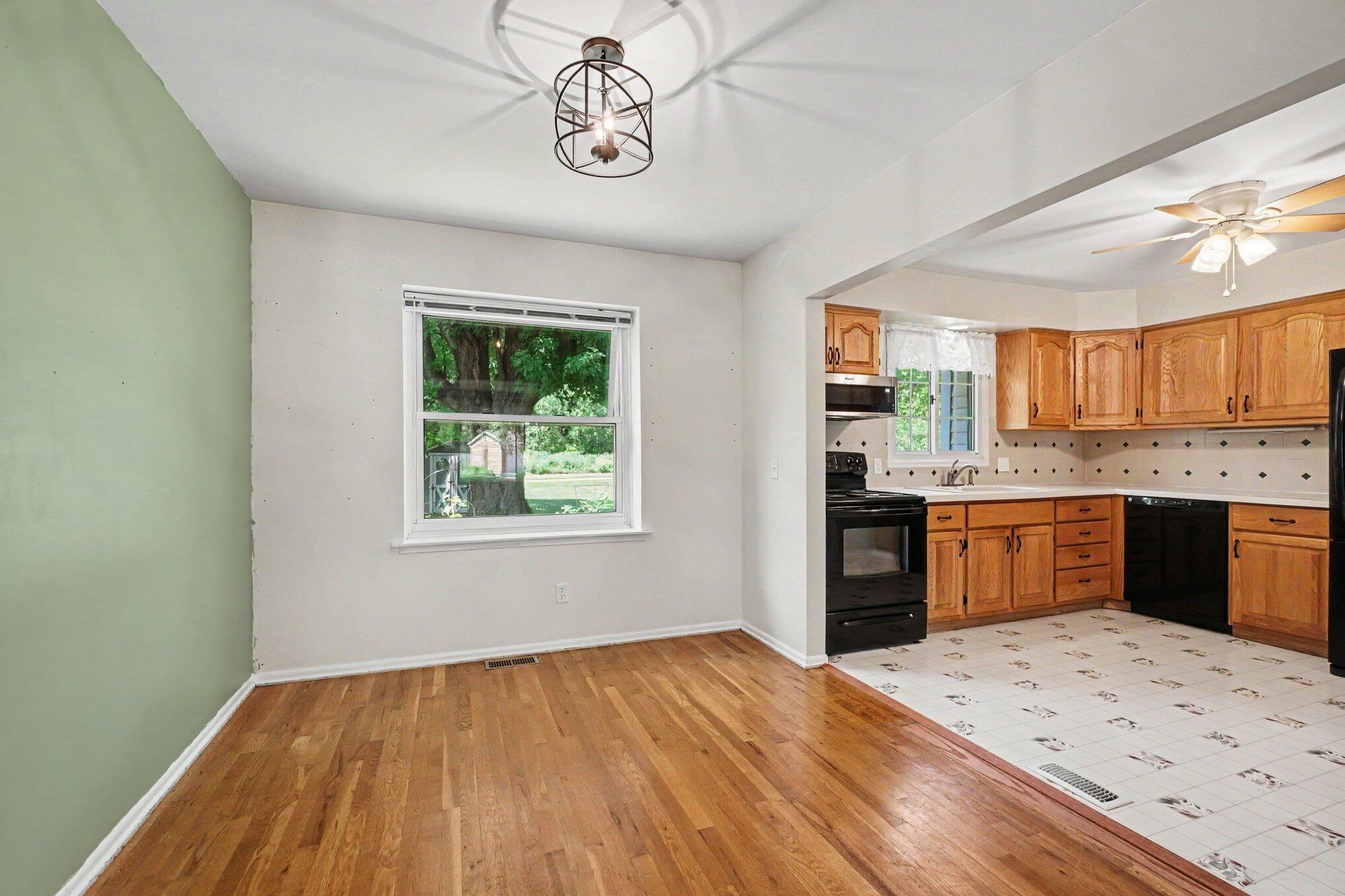 6320 Hampton Street Property Photo 10