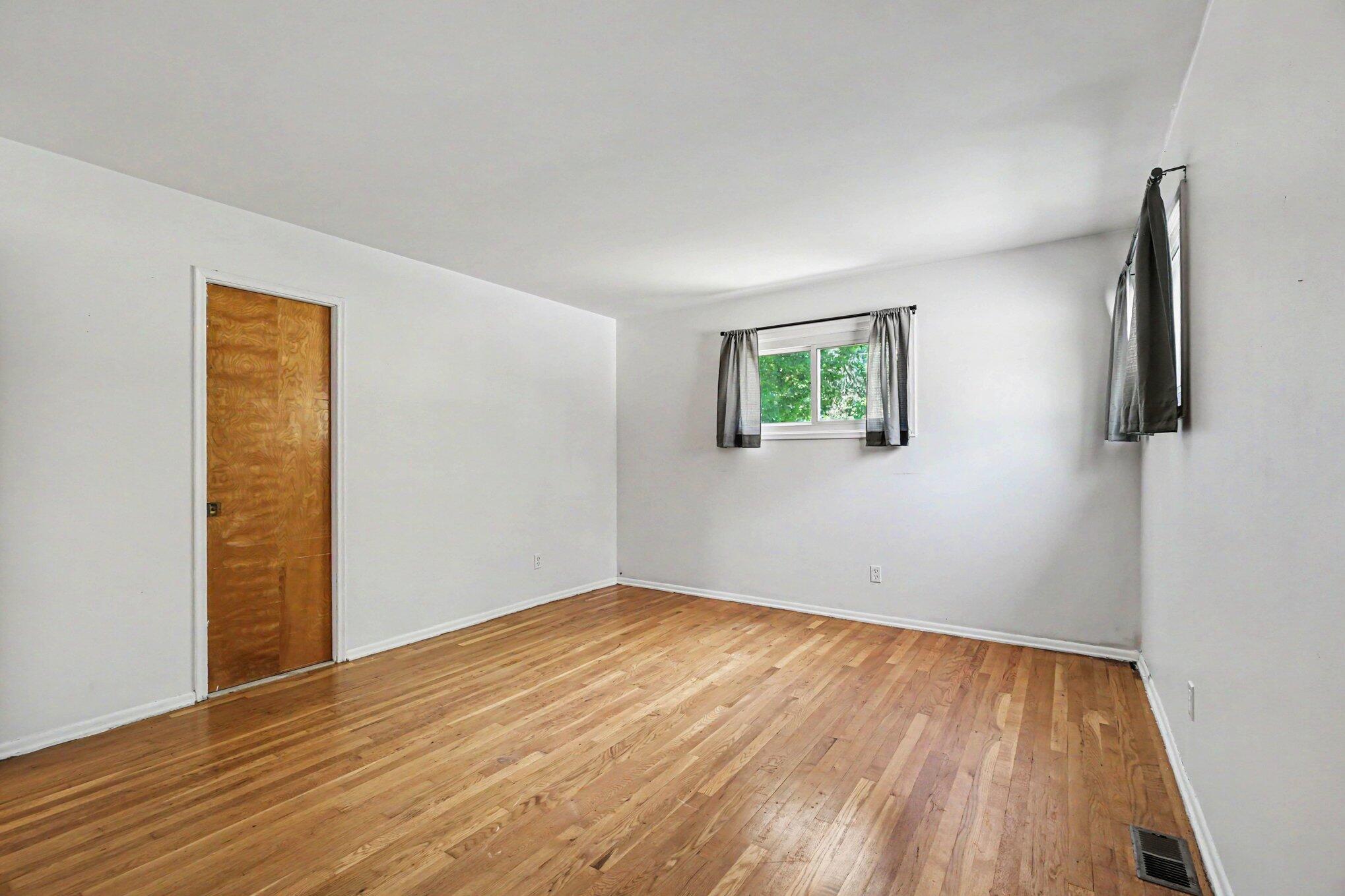 6320 Hampton Street Property Photo 13