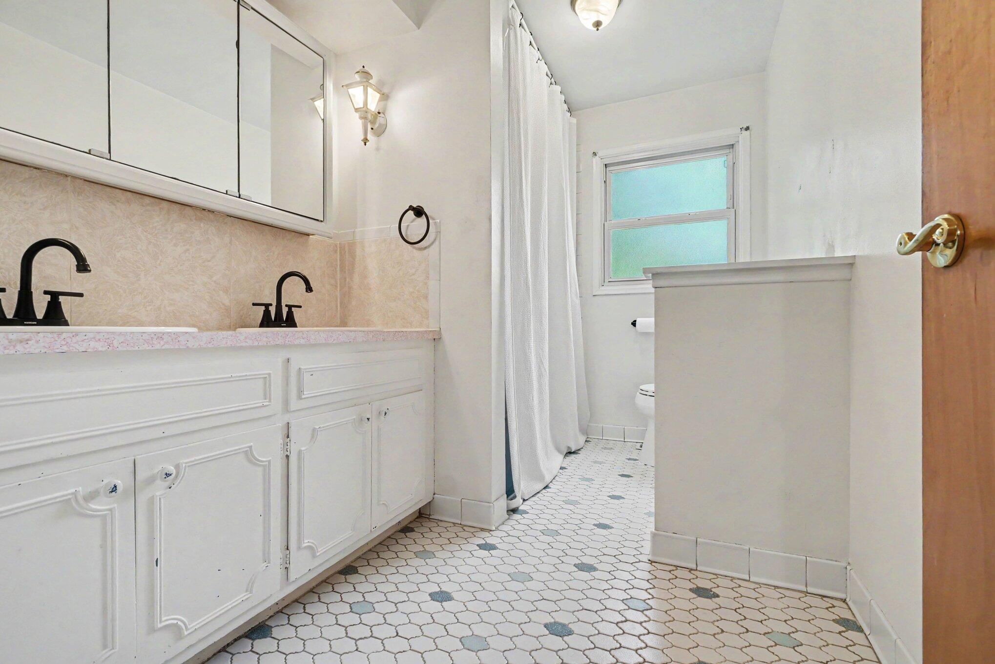 6320 Hampton Street Property Photo 19