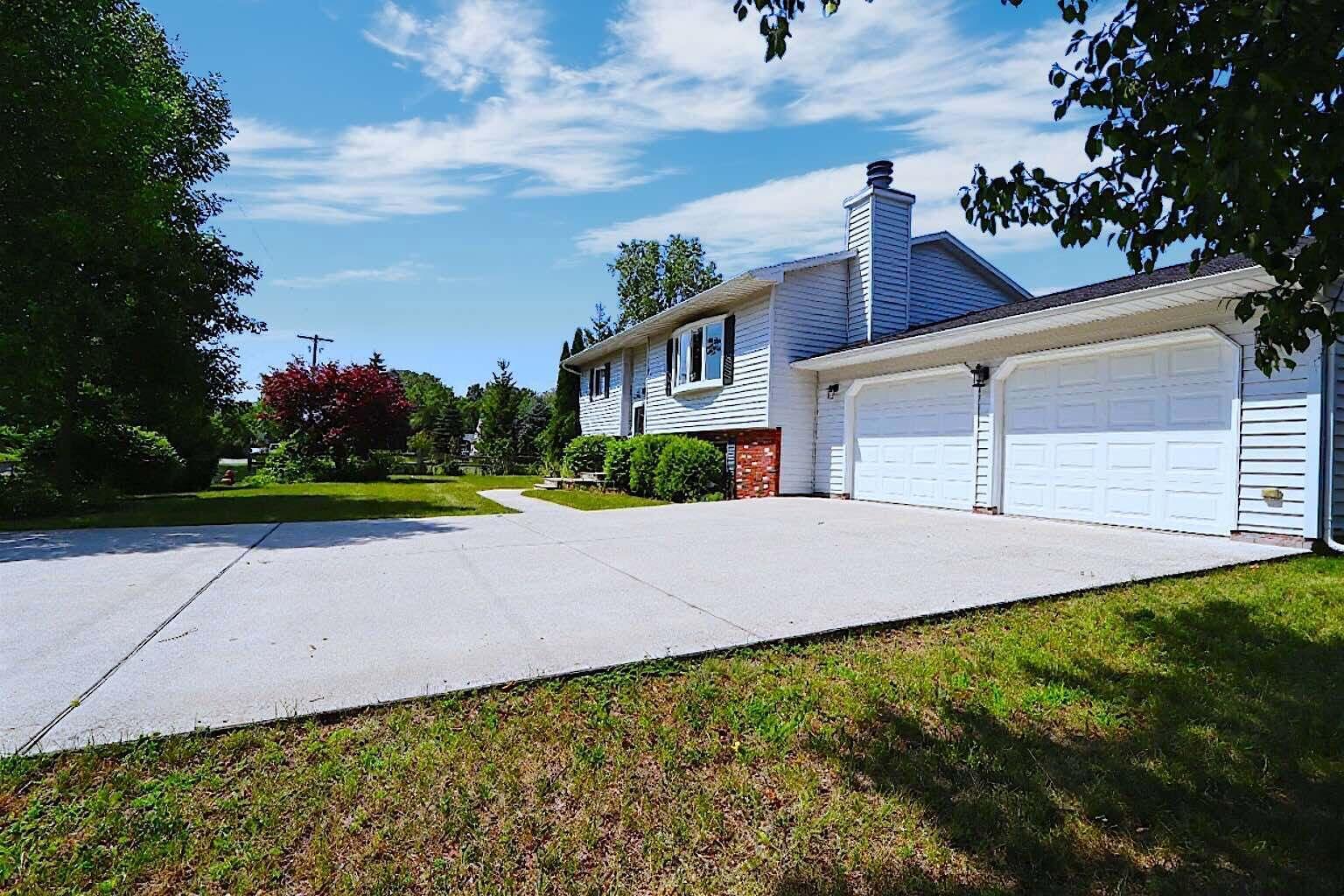 146 6th Street Property Photo 1
