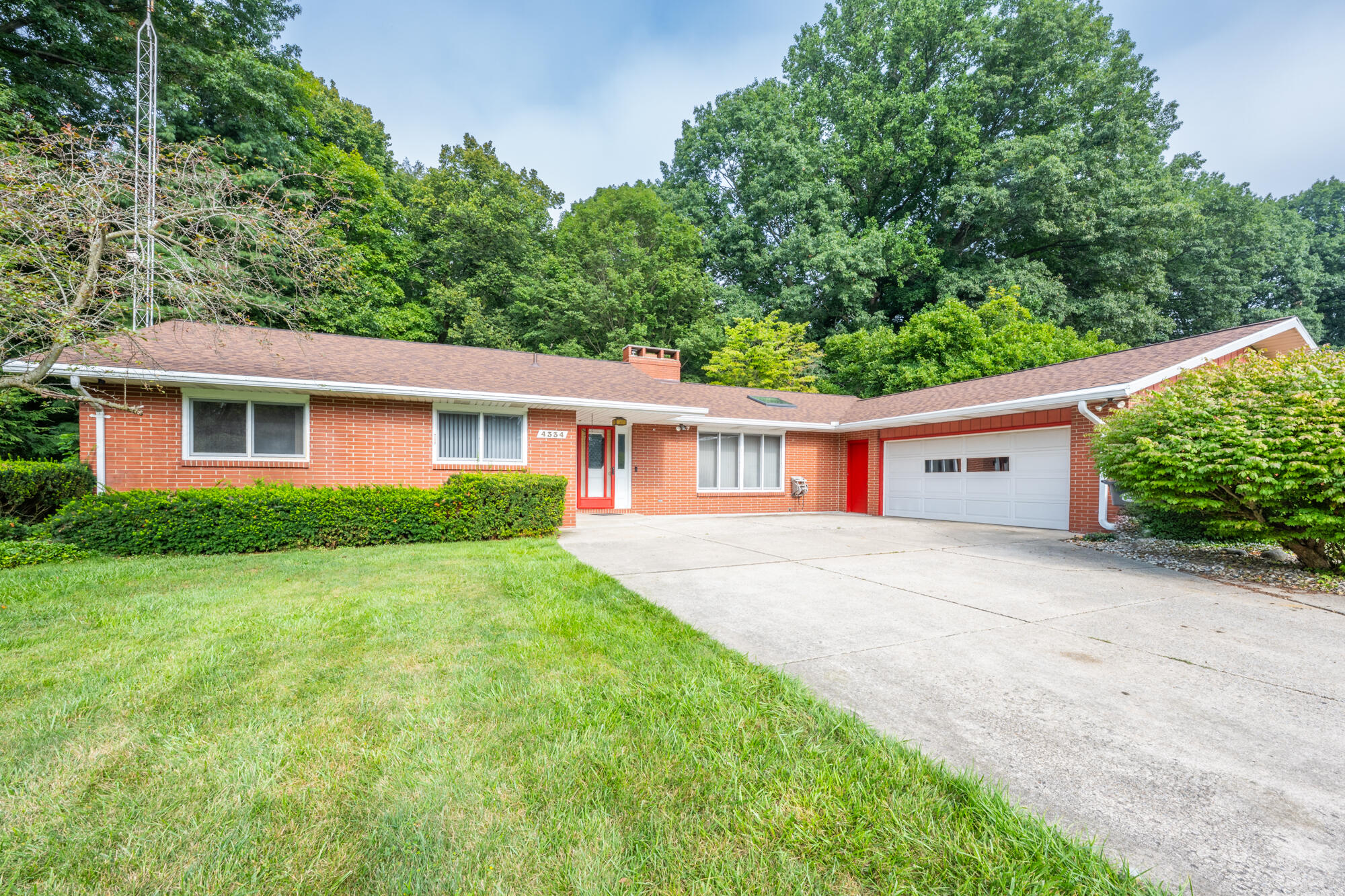 4334 Laurel Drive Property Photo 1