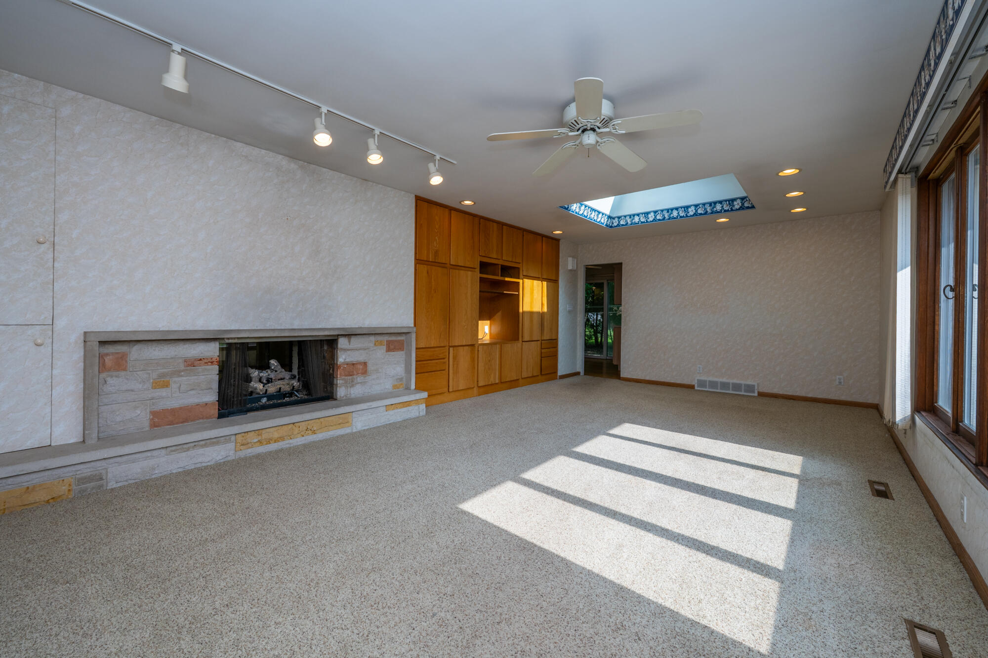 4334 Laurel Drive Property Photo 5