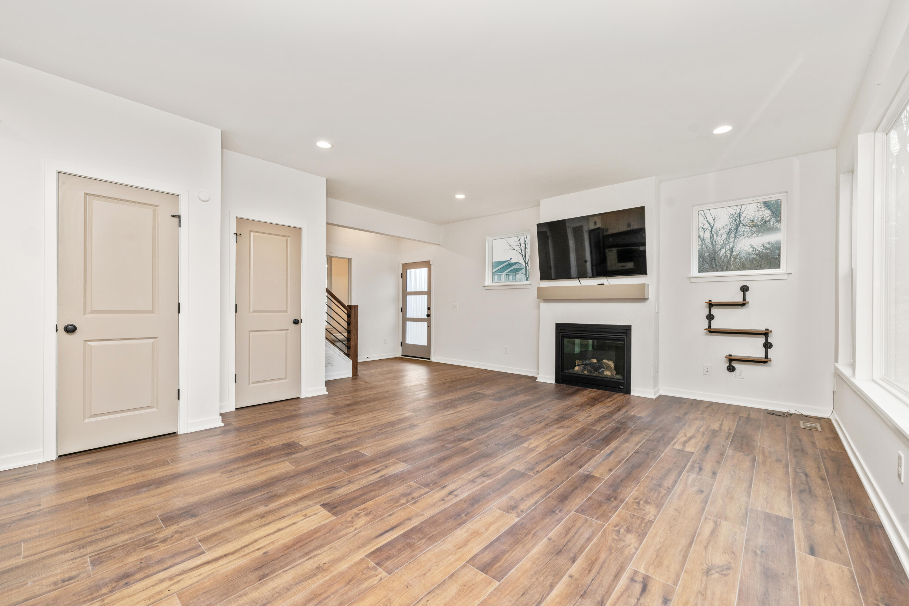 4228 Corvo Property Photo 8