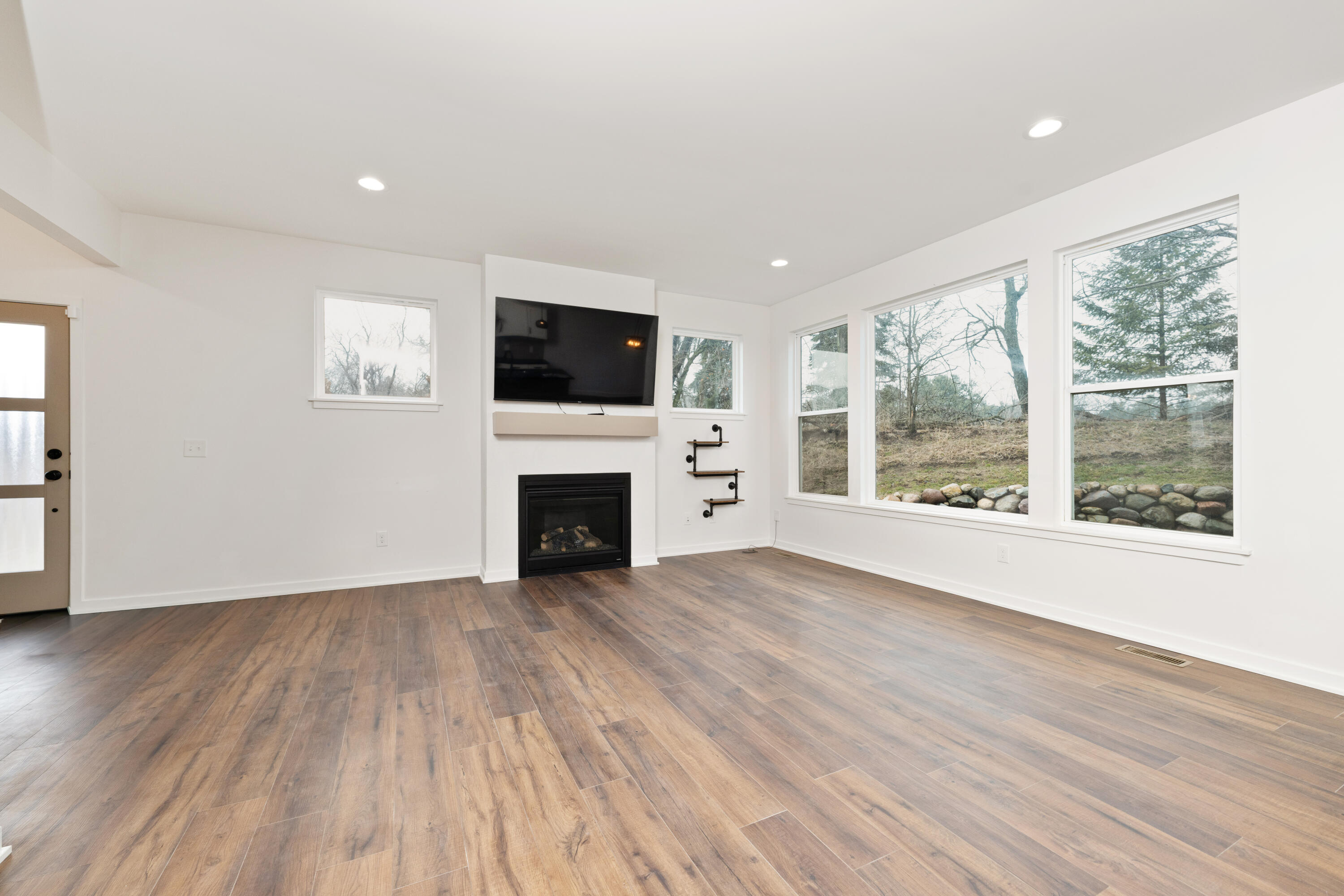 4228 Corvo Property Photo 9