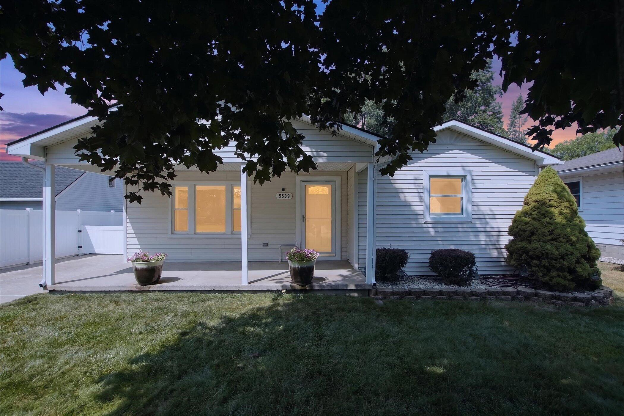 5839 N Harvey Street Property Photo 1