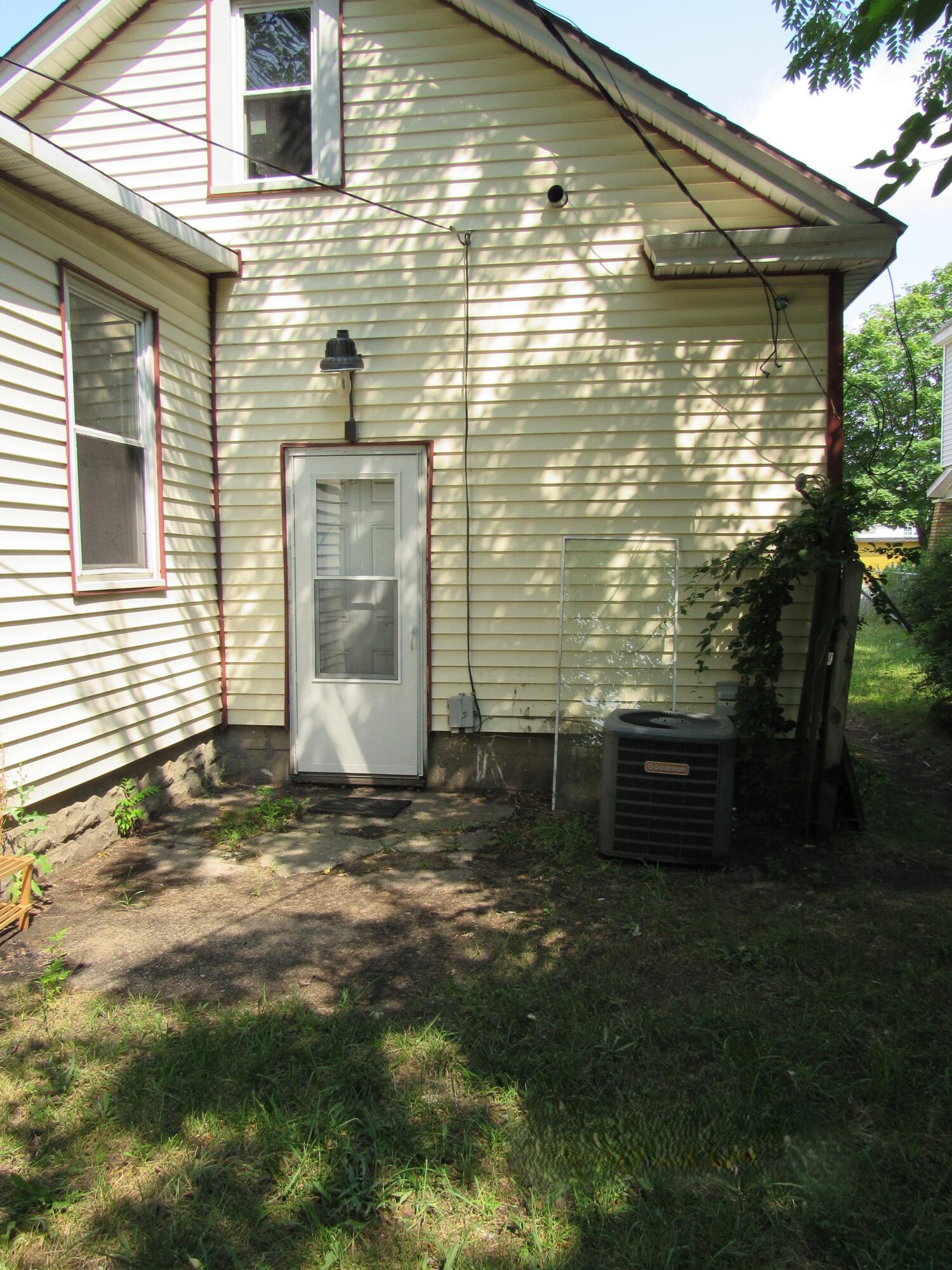 1167 Lafayette Avenue Se Property Photo 3
