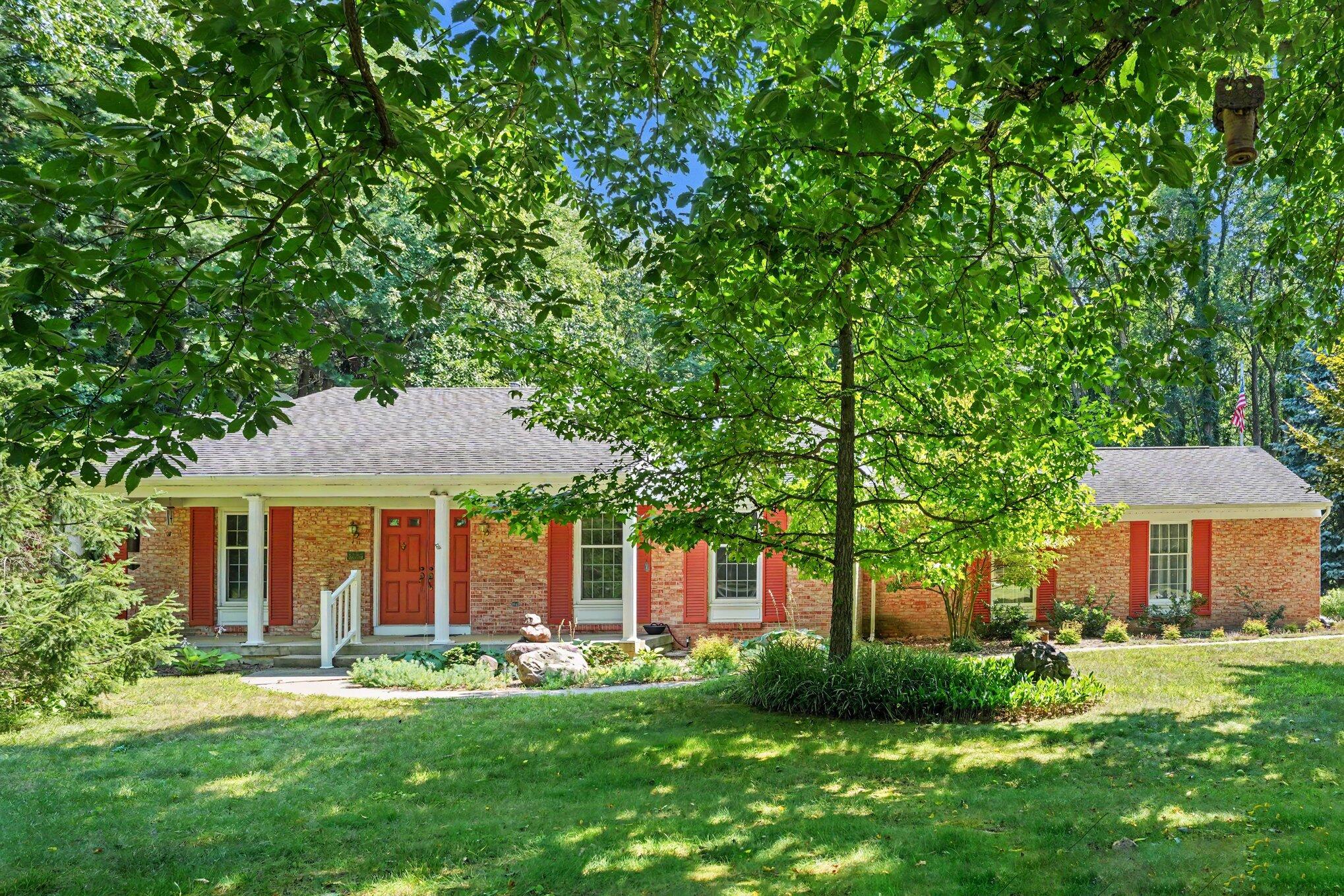 22727 Sunset Drive Property Photo 1