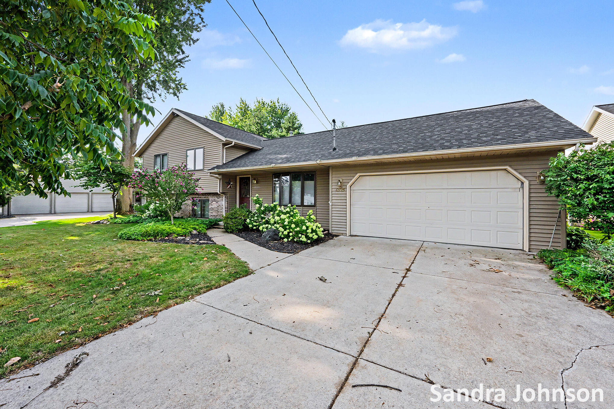 12725 Park Drive Property Photo 1
