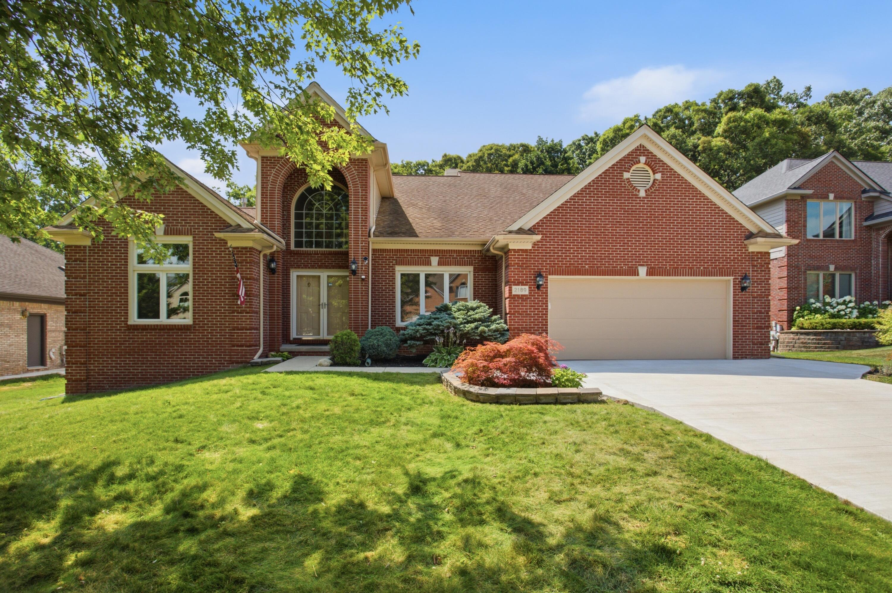 2189 Clinton View Circle Property Photo 1
