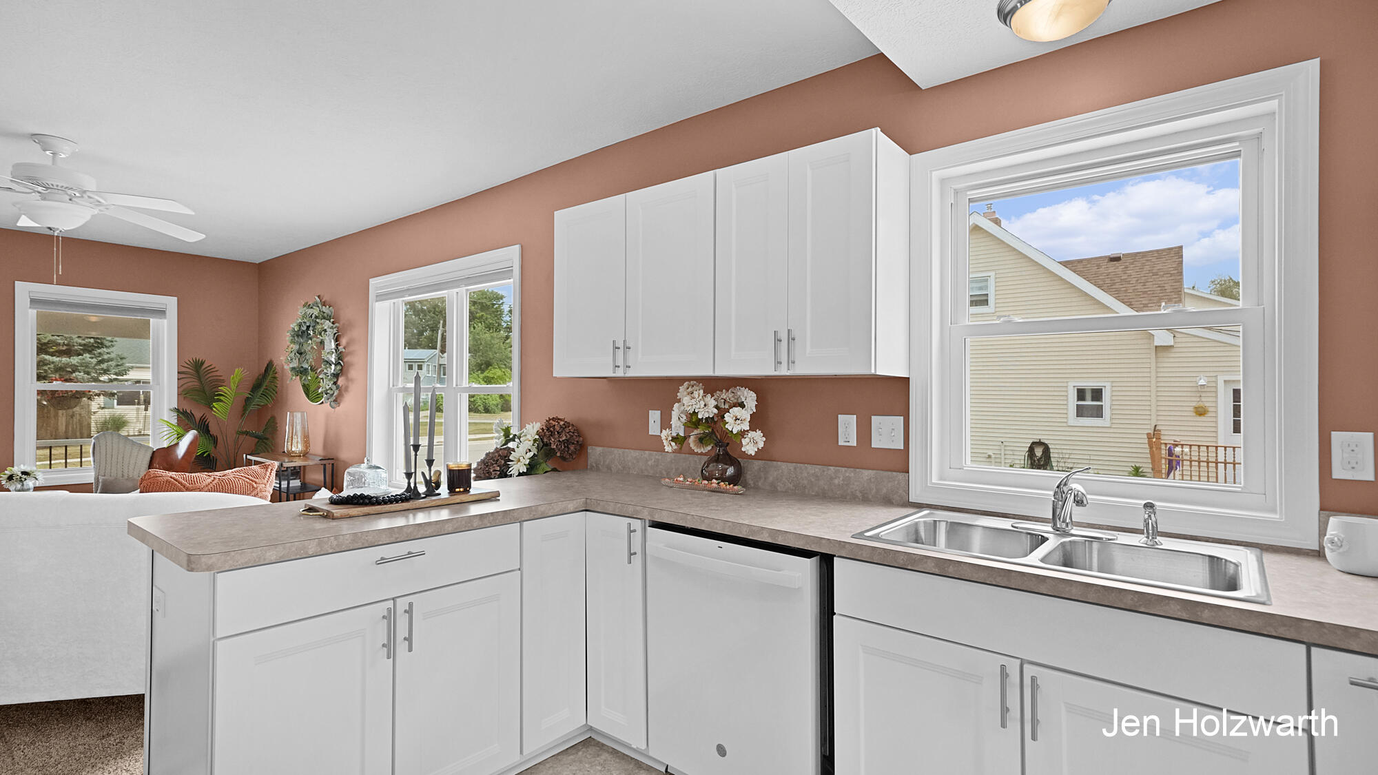 122 E Kent Street Property Photo 4