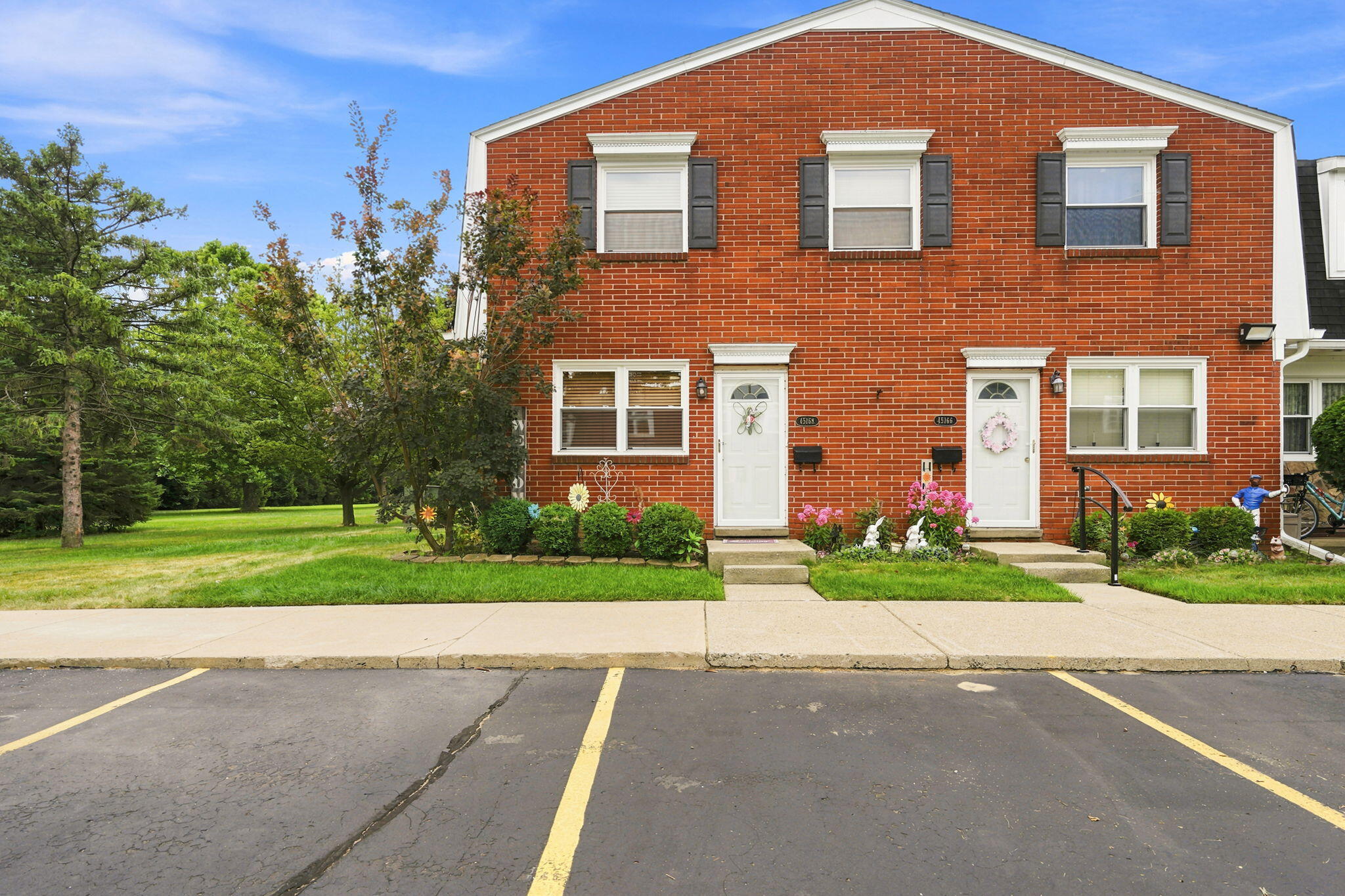45168 Kensington Street Property Photo 1