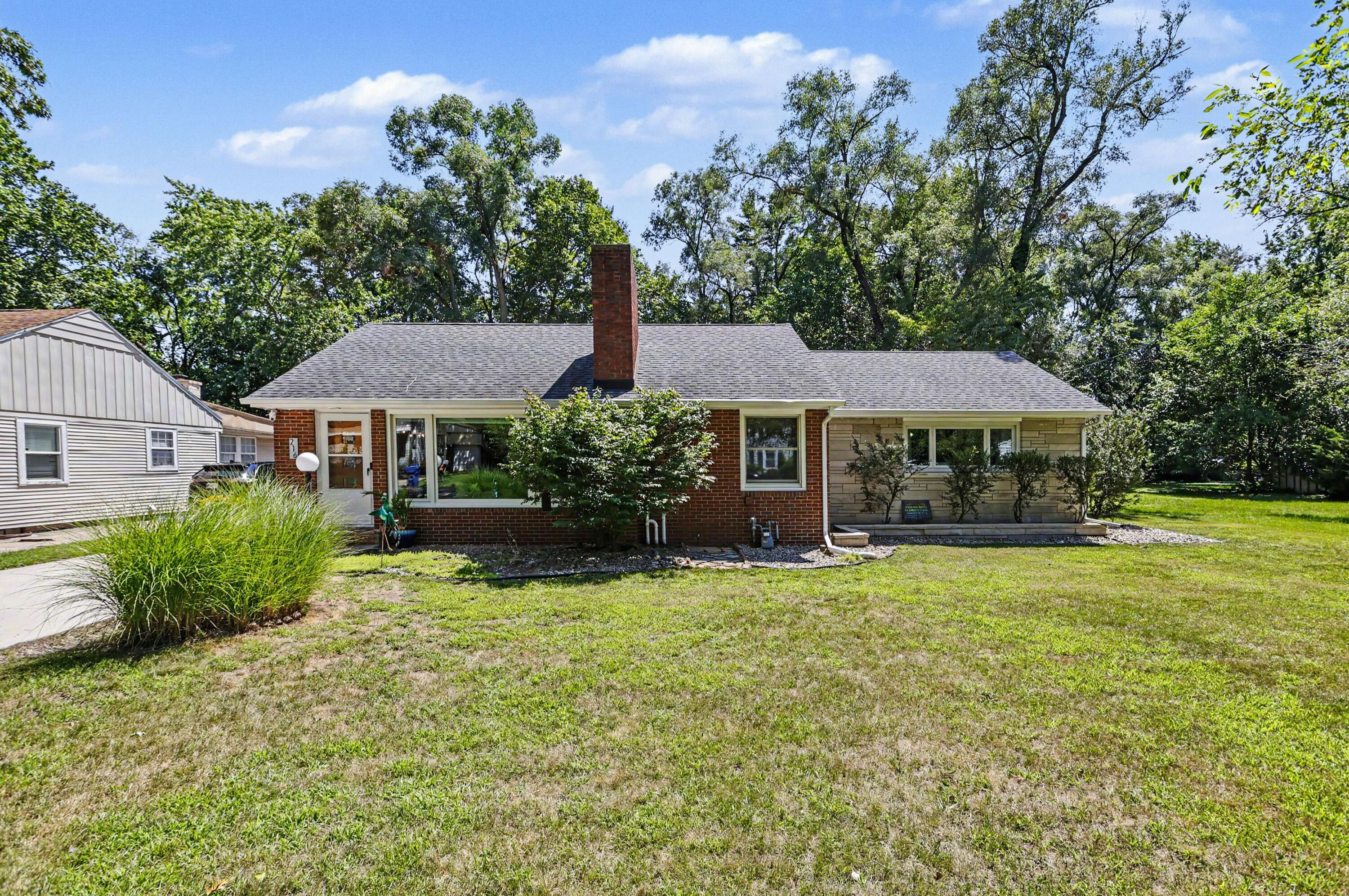 216 Hampton Road Property Photo 2
