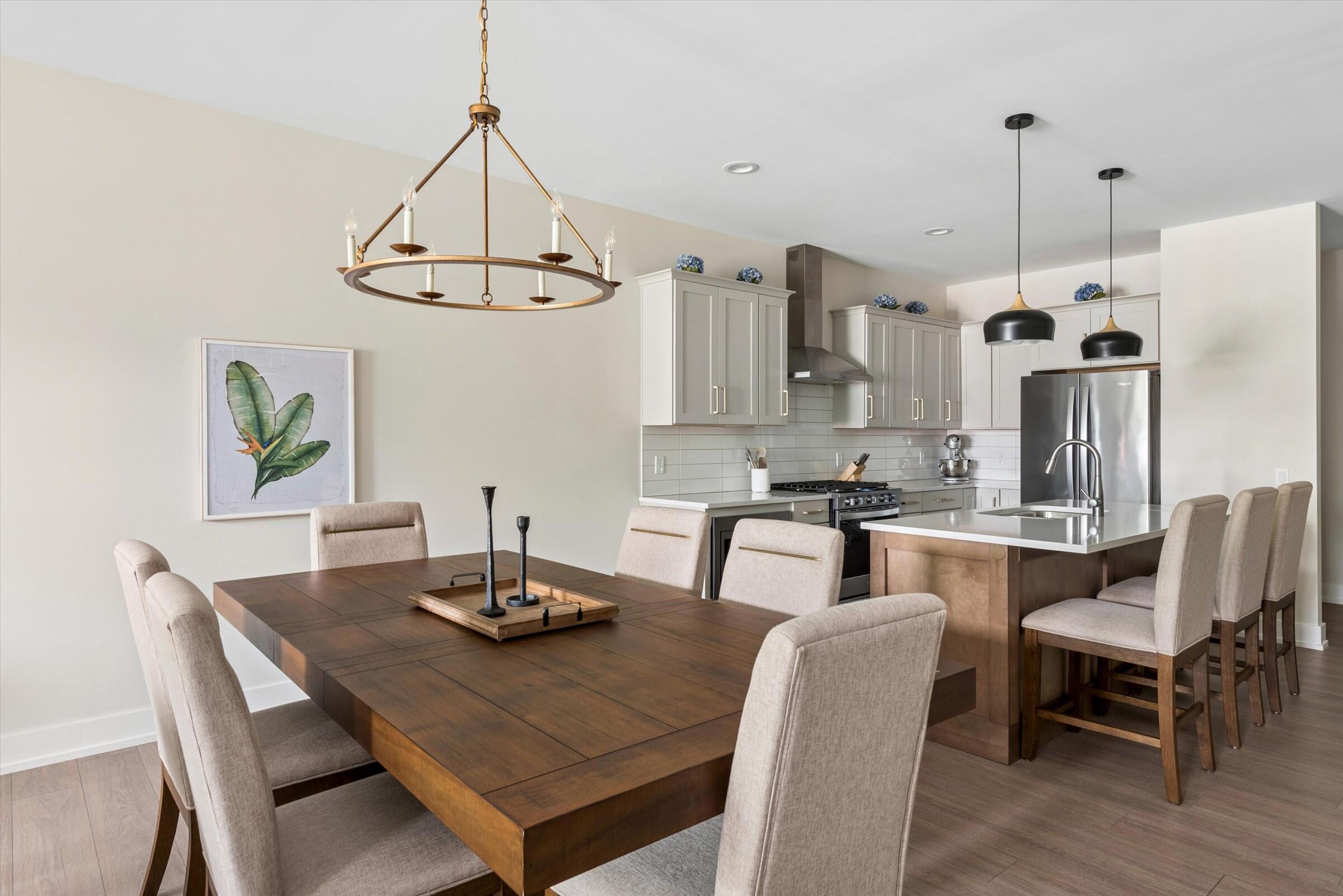 929 Harbor Drive E Property Photo 6