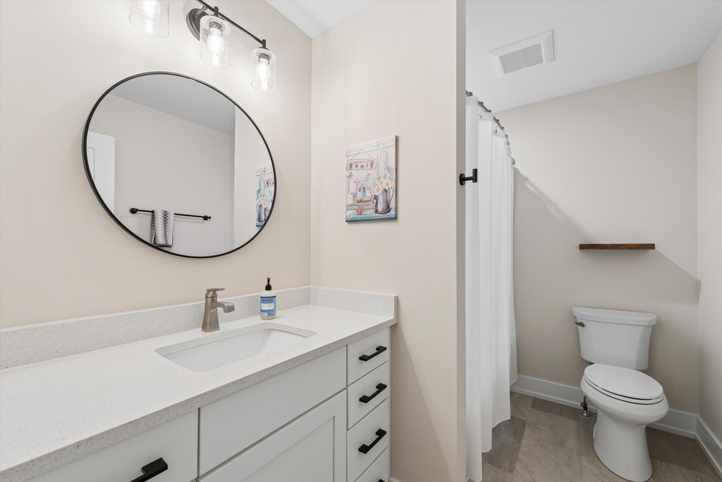 929 Harbor Drive E Property Photo 13