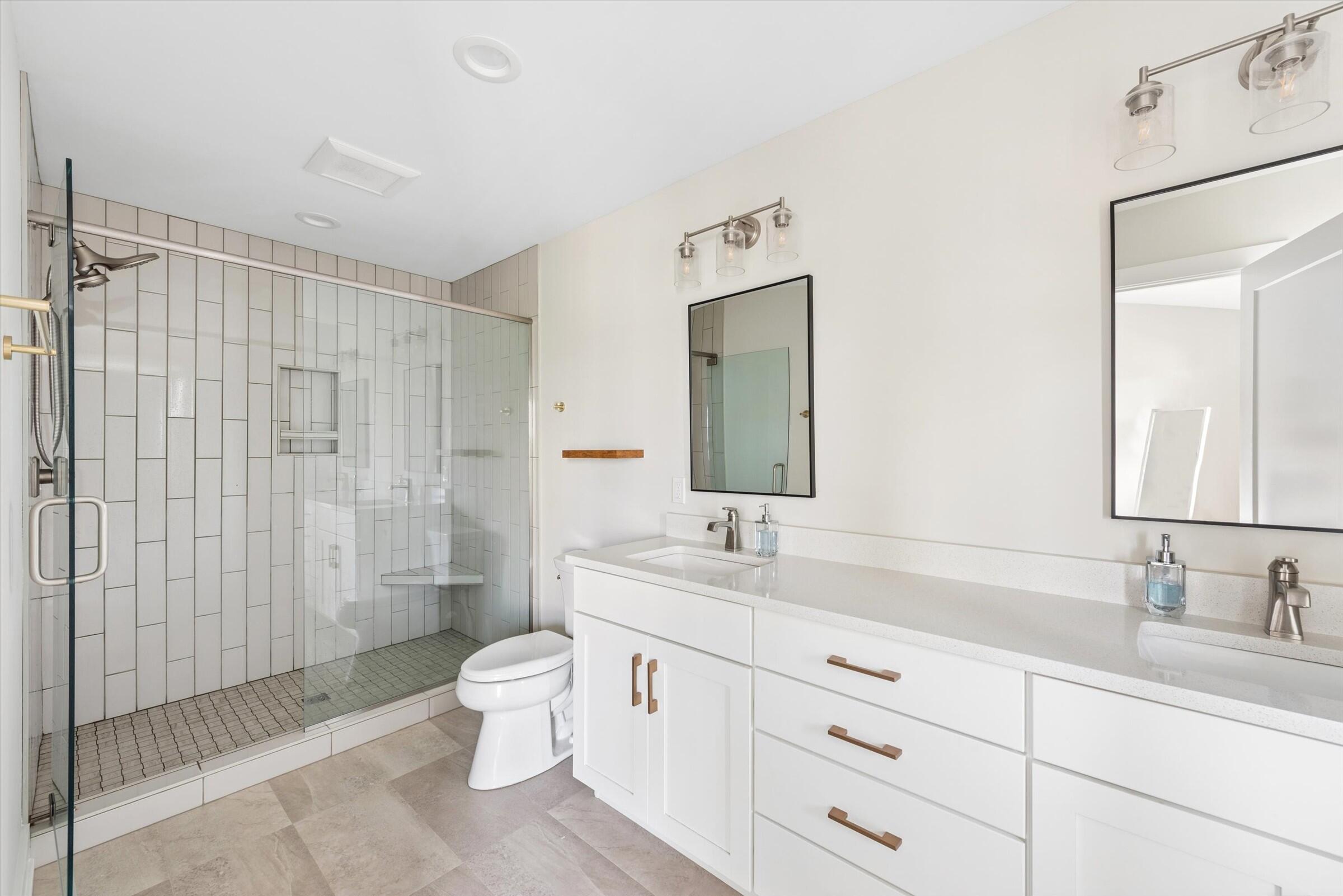 929 Harbor Drive E Property Photo 19