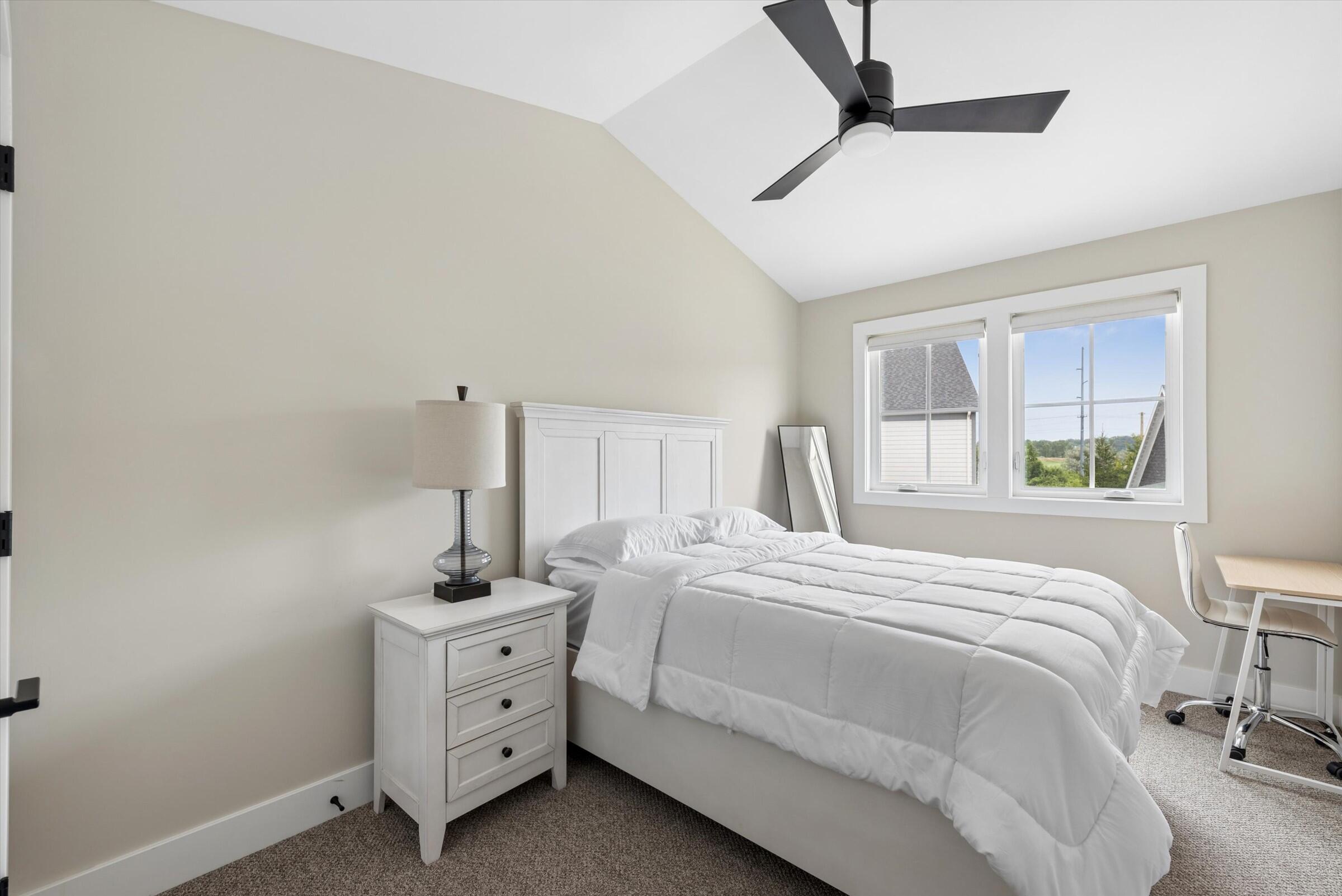 929 Harbor Drive E Property Photo 21