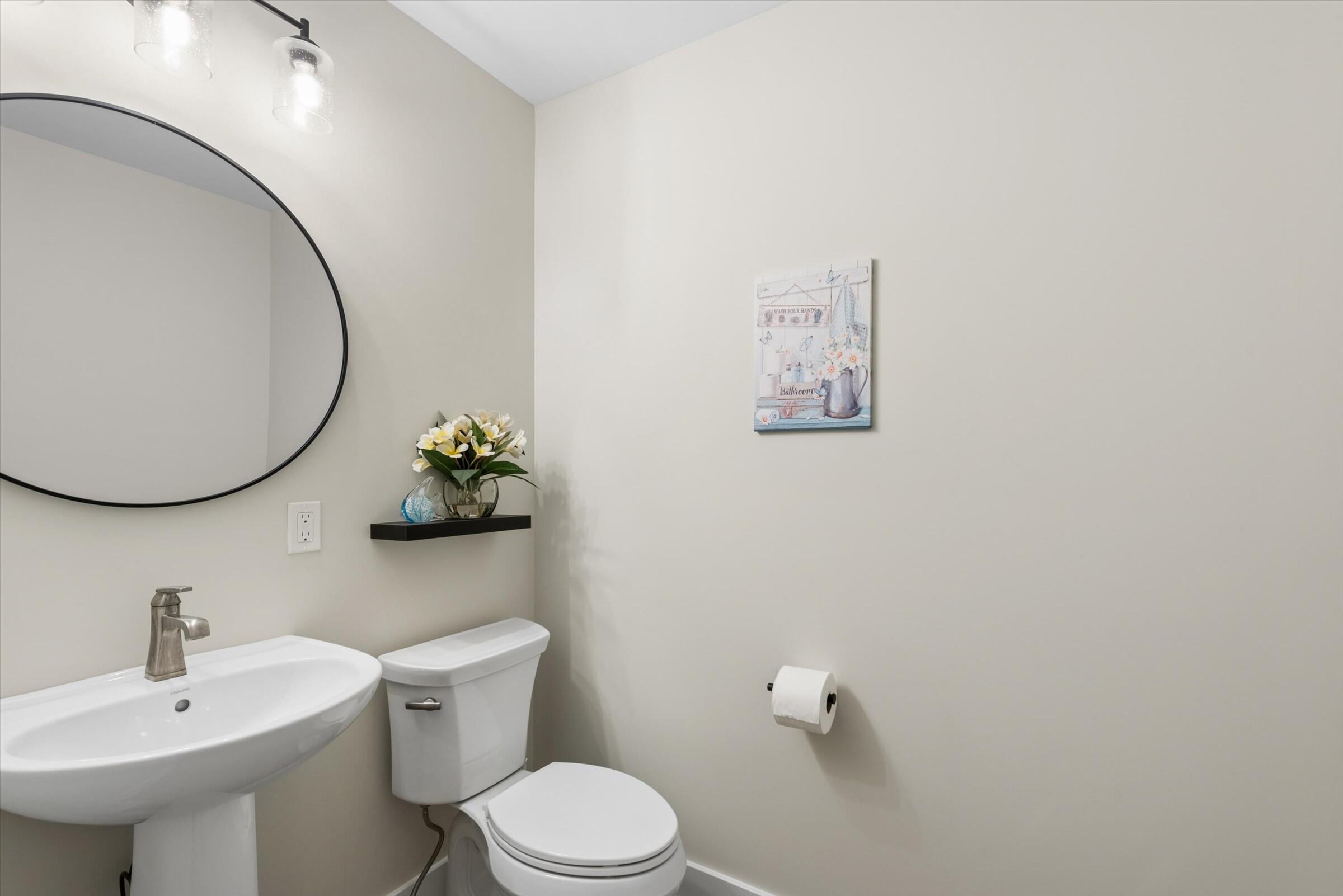 929 Harbor Drive E Property Photo 22