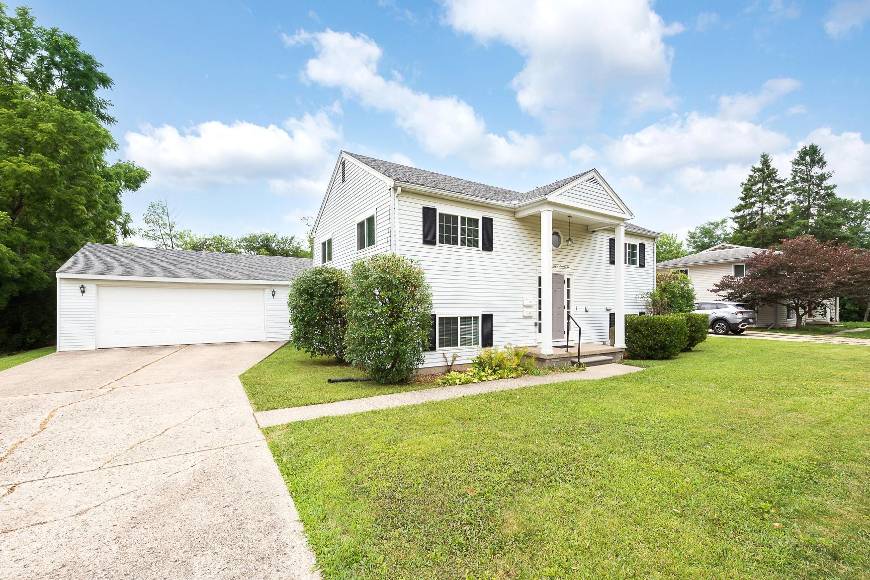 1670 Tudor Drive Property Photo 1