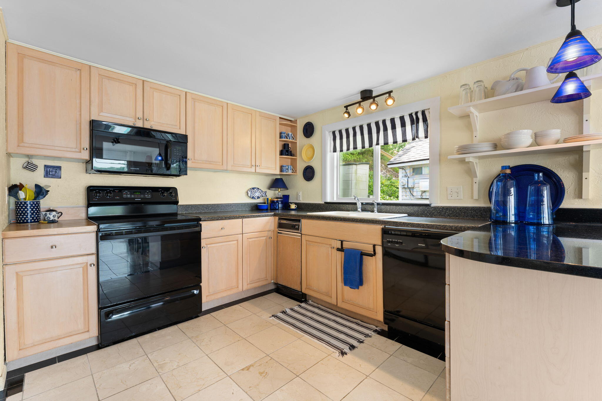 7355 Webbs Shore Drive Property Photo 24