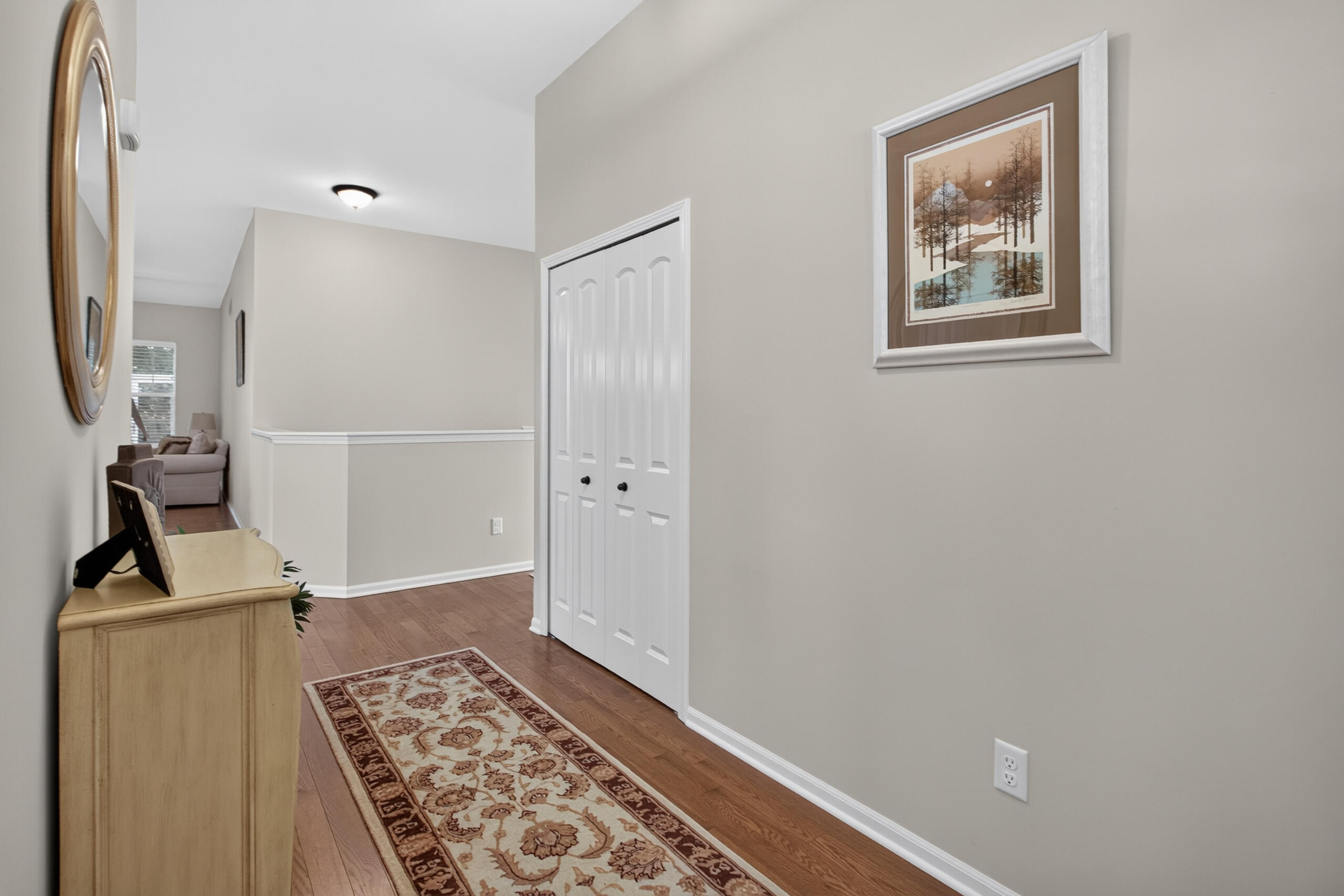 803 E Barrington Circle Property Photo 5