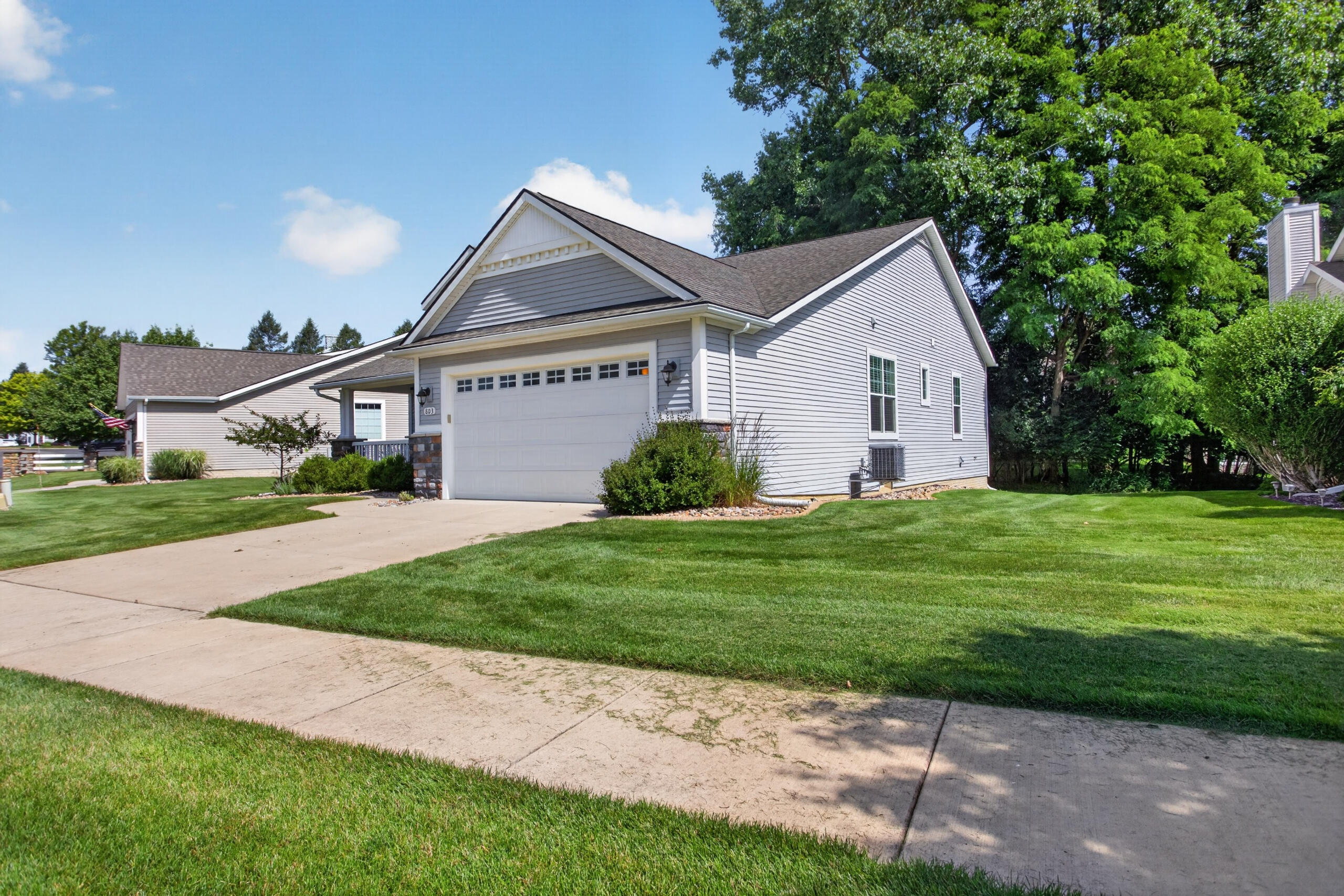 803 E Barrington Circle Property Photo 42