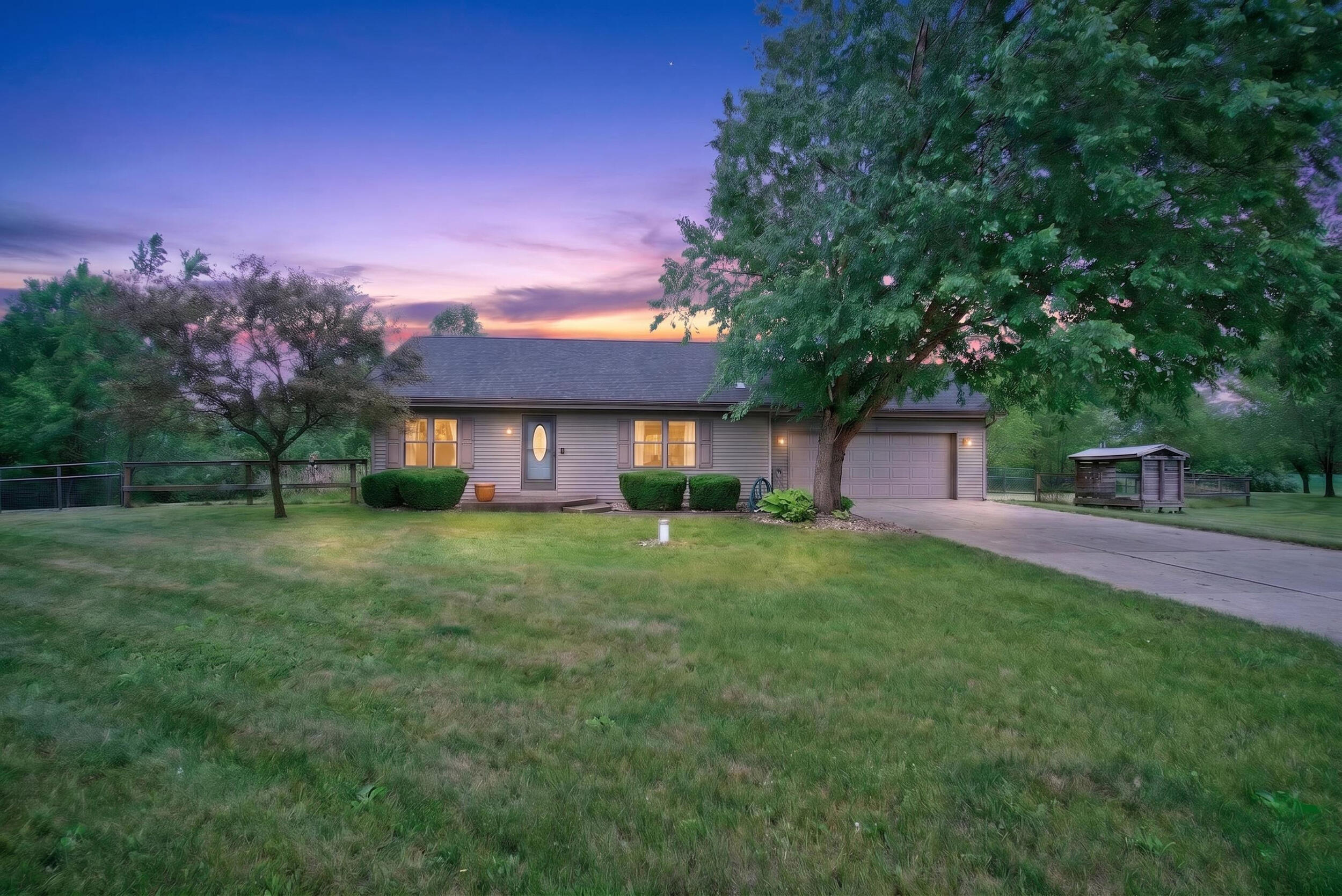 15510 Davis Drive Property Photo 1