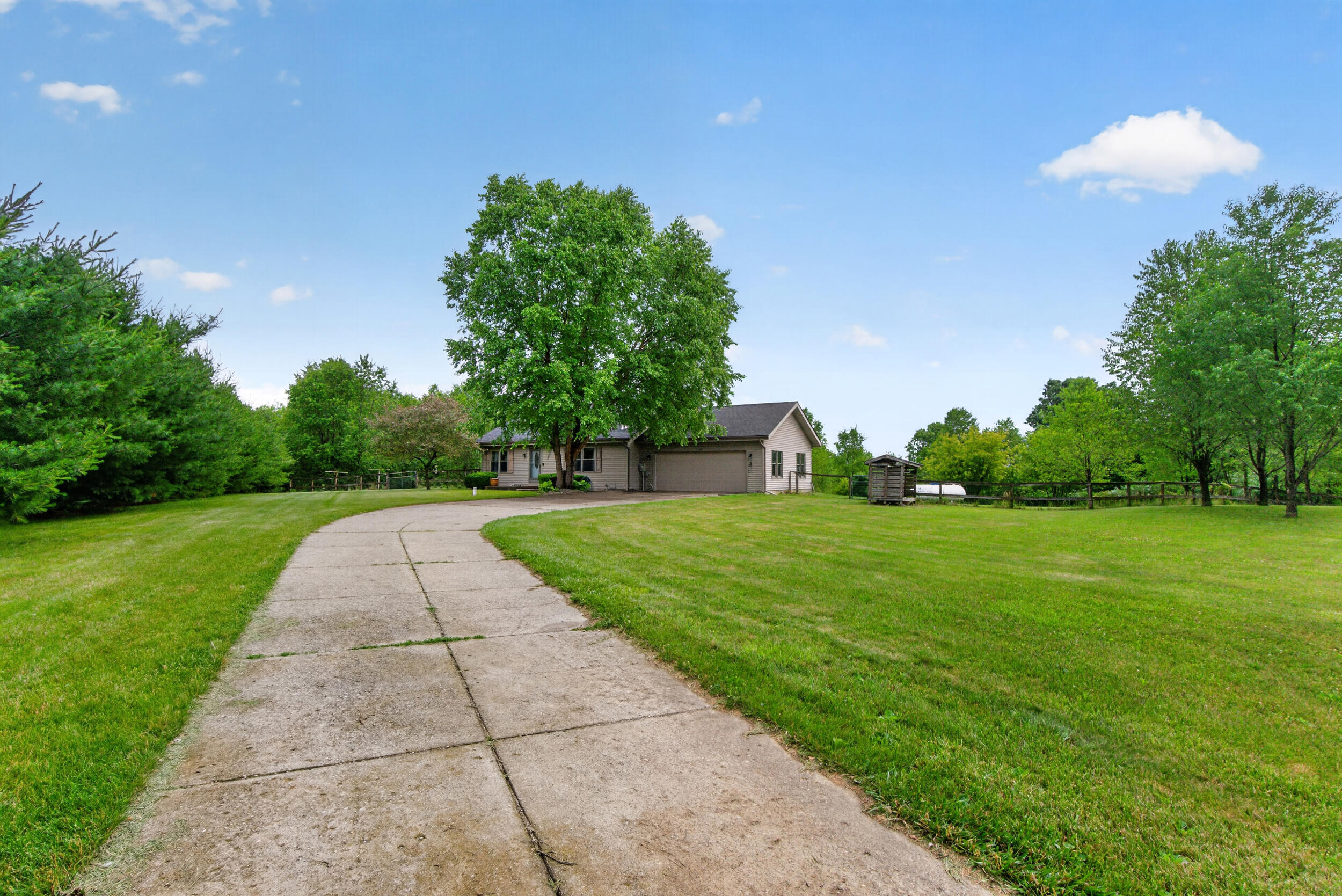 15510 Davis Drive Property Photo 5