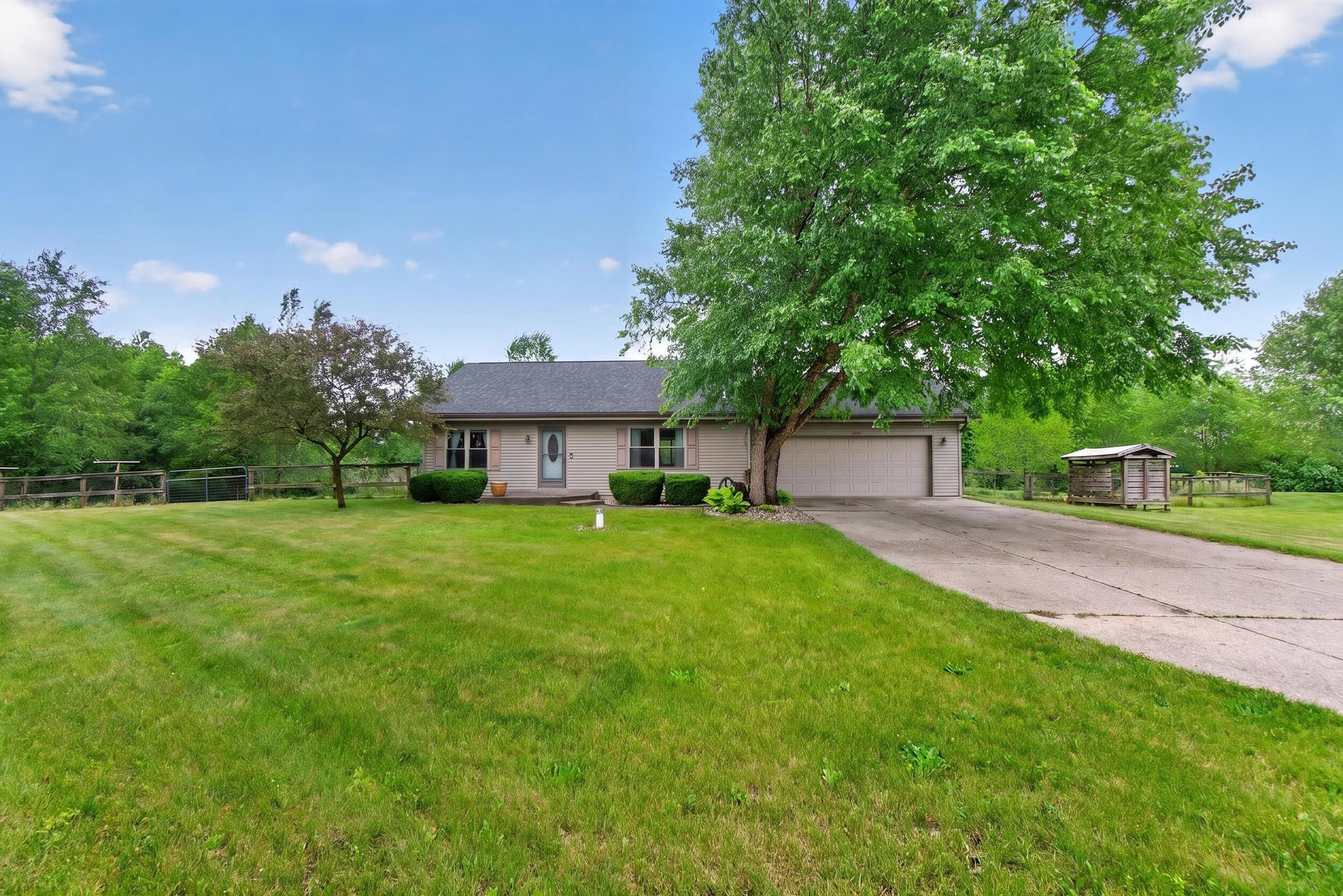 15510 Davis Drive Property Photo 6