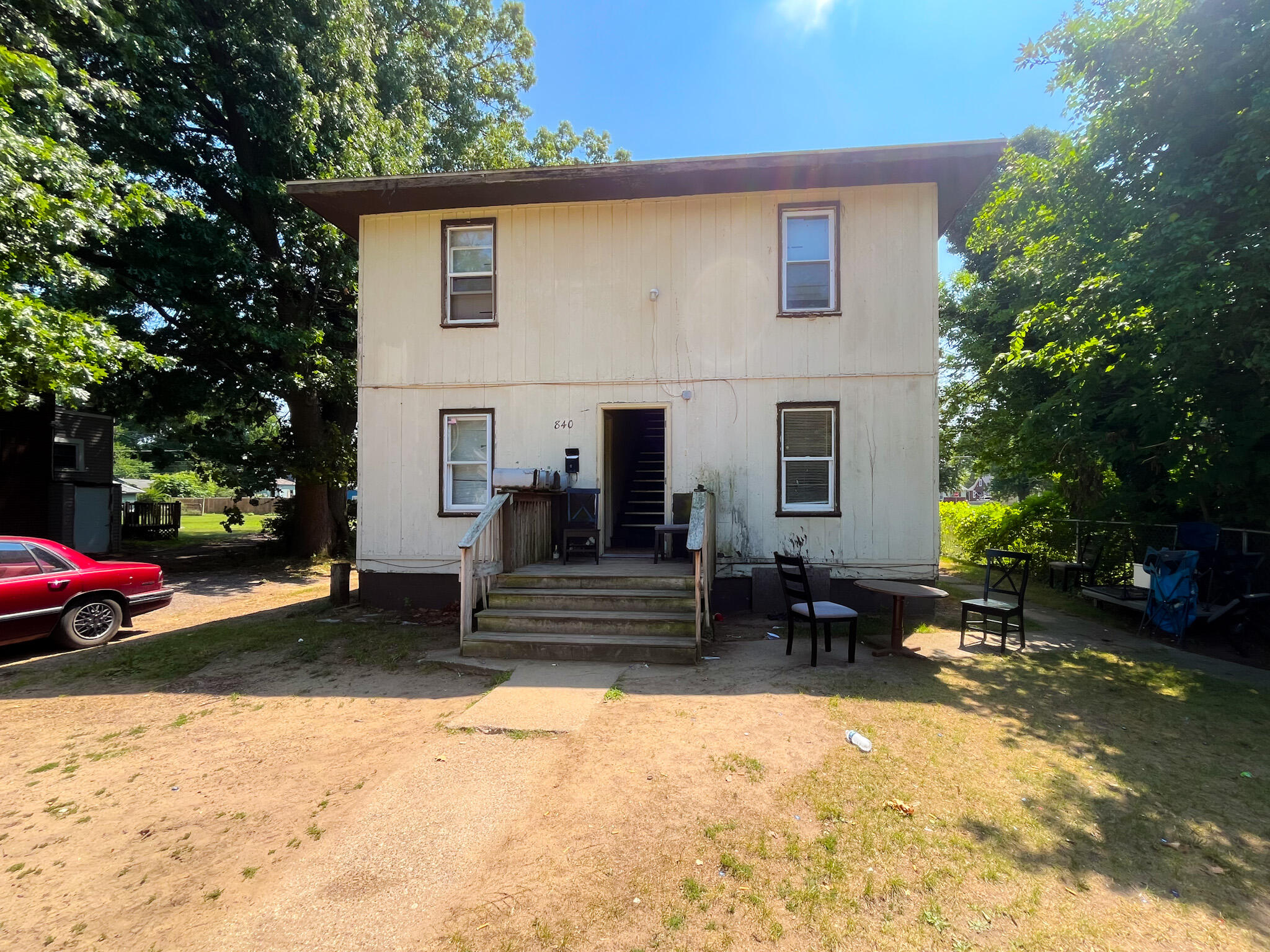 840 E High Street Property Photo 2