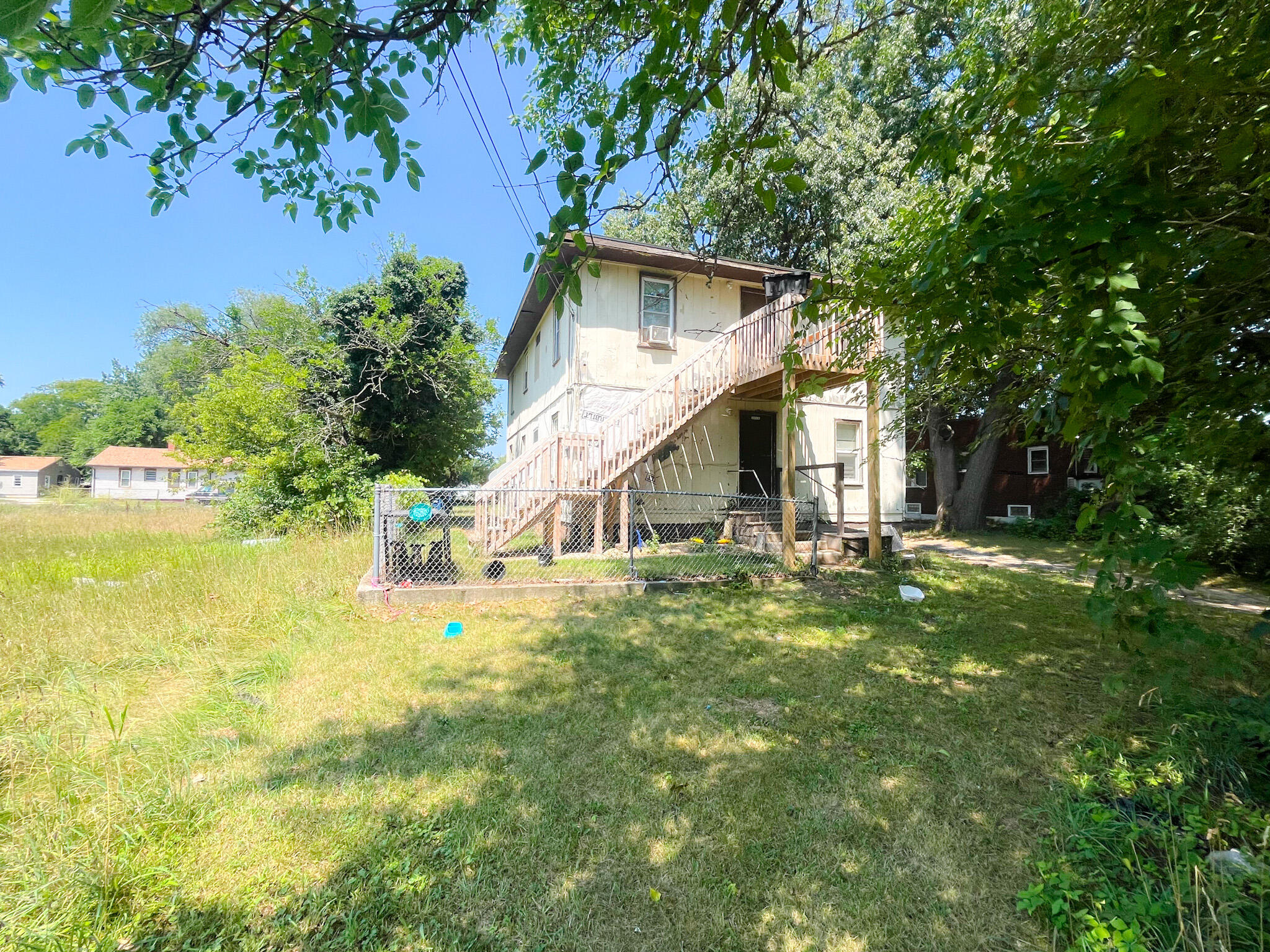 840 E High Street Property Photo 14
