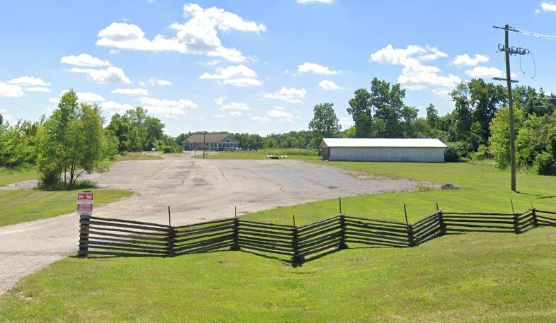8753 Pleasant Lake Road Property Photo 3