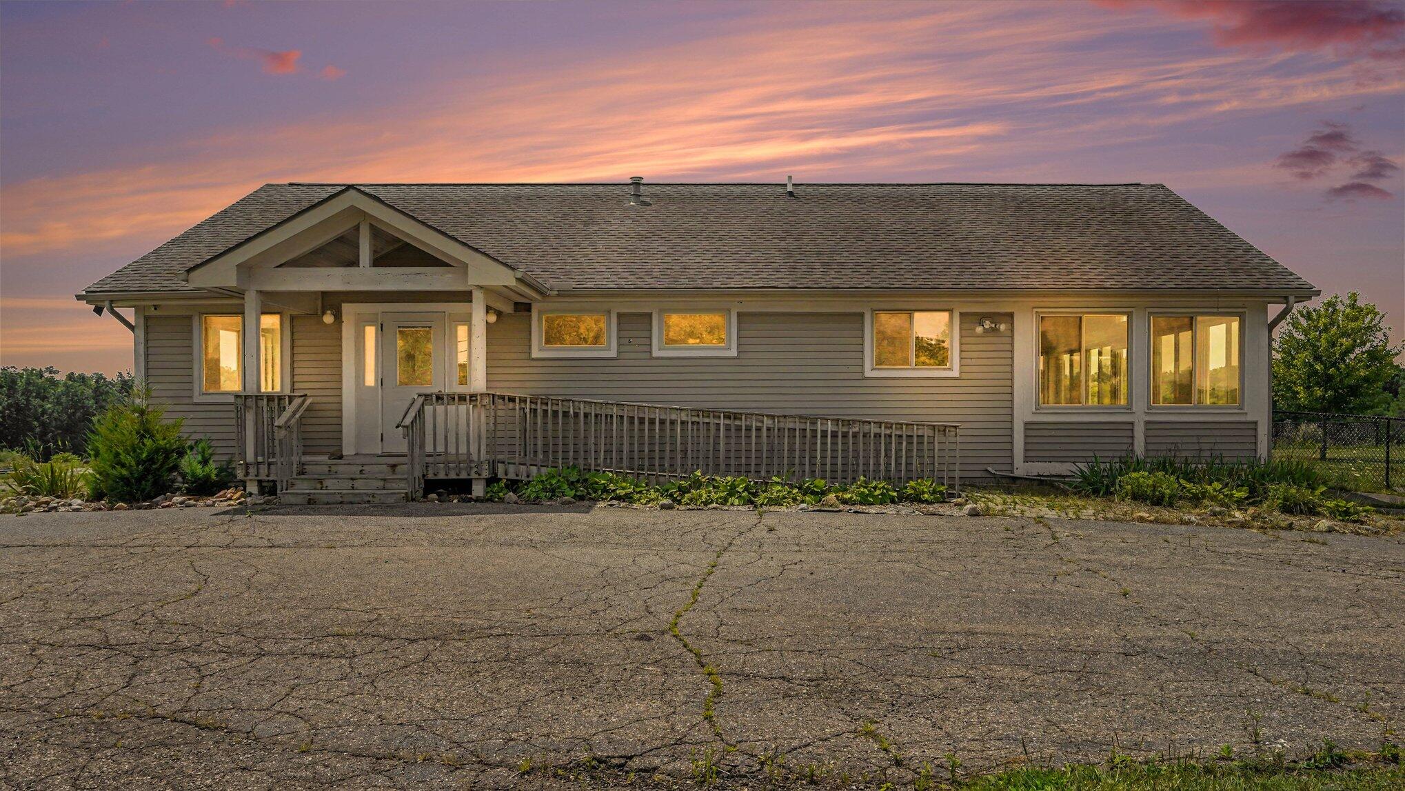 8753 Pleasant Lake Road Property Photo 4