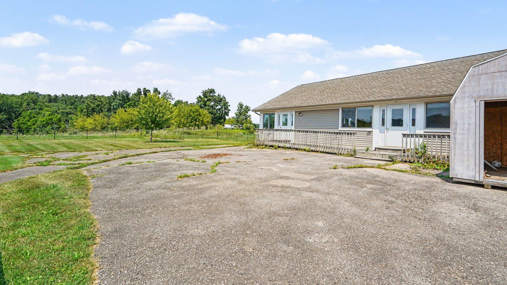 8753 Pleasant Lake Road Property Photo 25