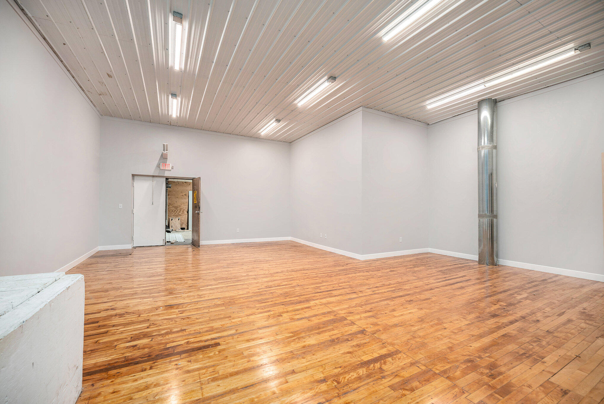 112 W Prutzman Street Suite A Property Photo 8