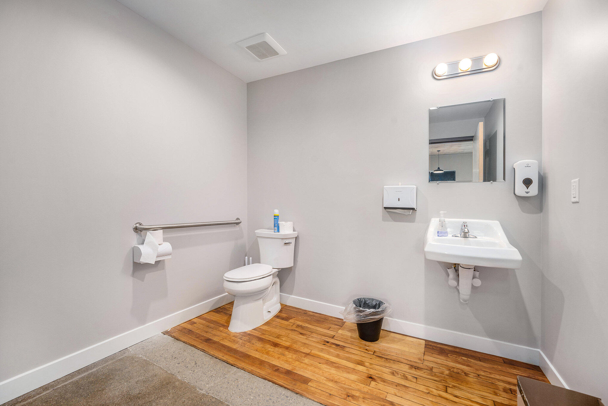 112 W Prutzman Street Suite A Property Photo 11