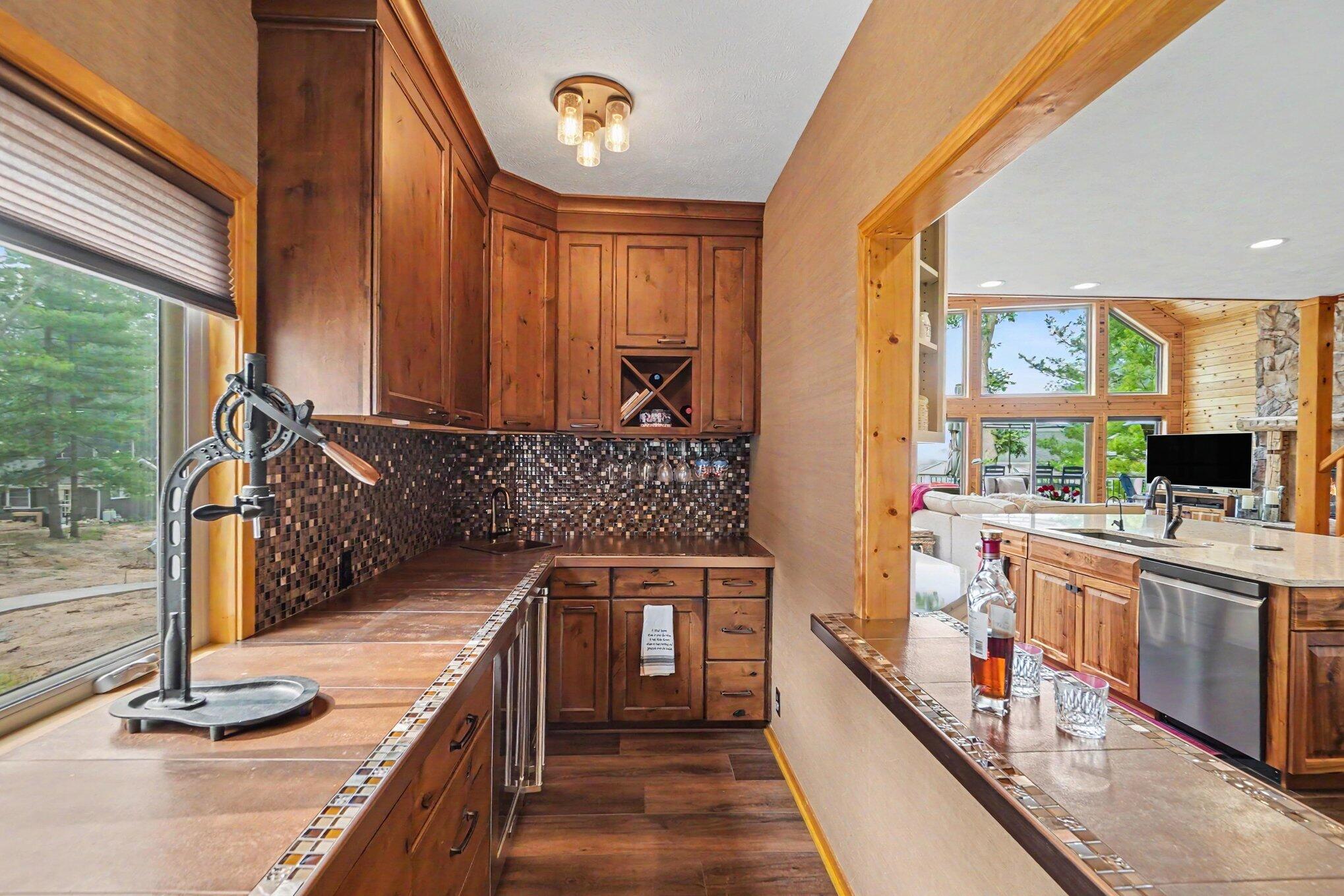 7765 Bayview Shore Drive Property Photo 12