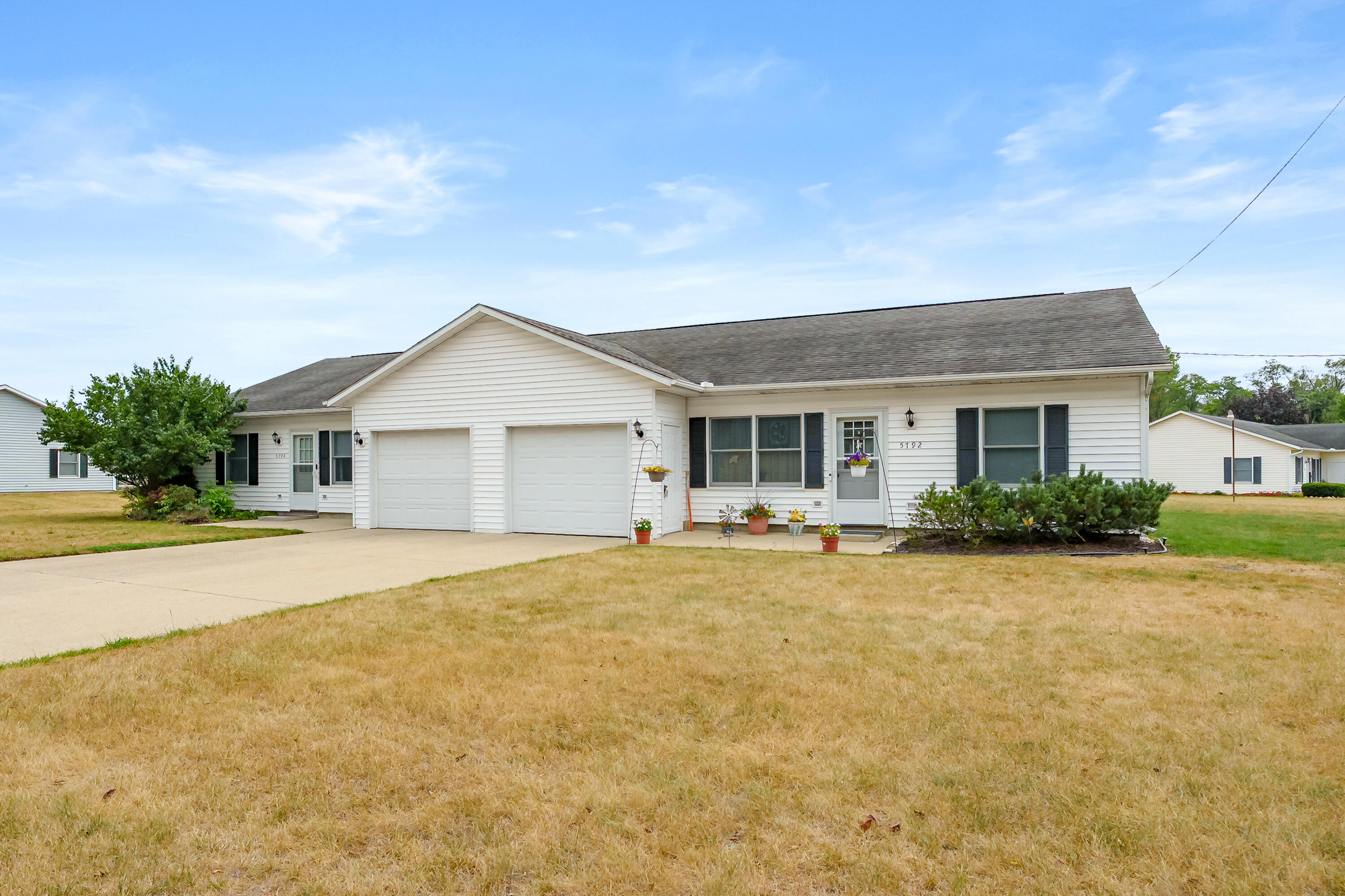5792 Celery Street Property Photo 2