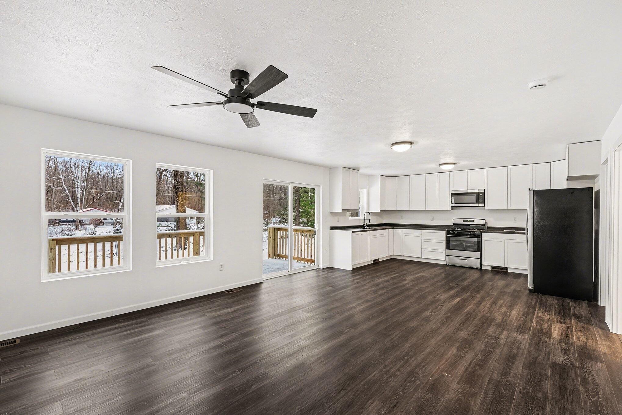 8478 Vista Drive Property Photo 3