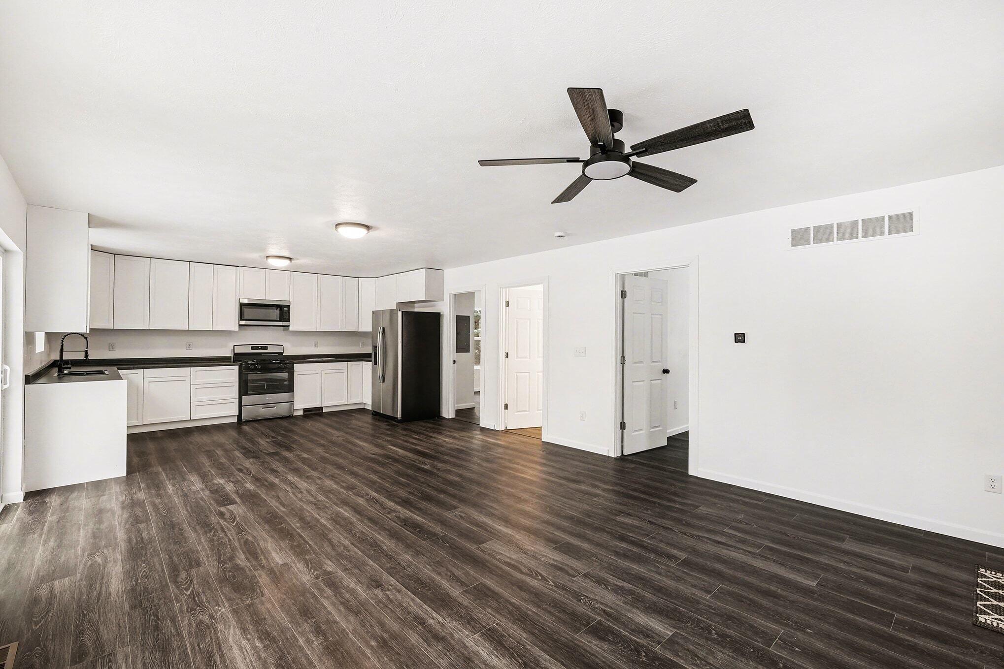 8478 Vista Drive Property Photo 4