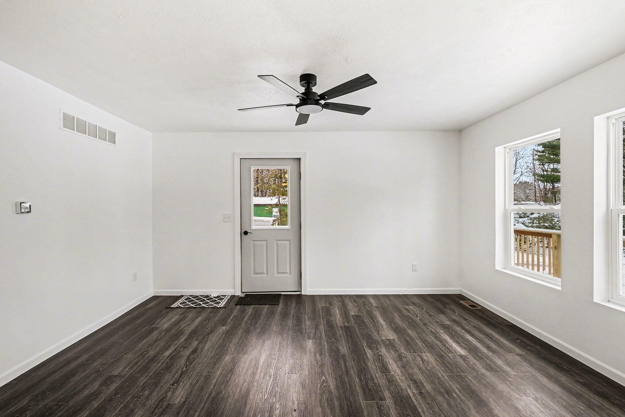8478 Vista Drive Property Photo 6