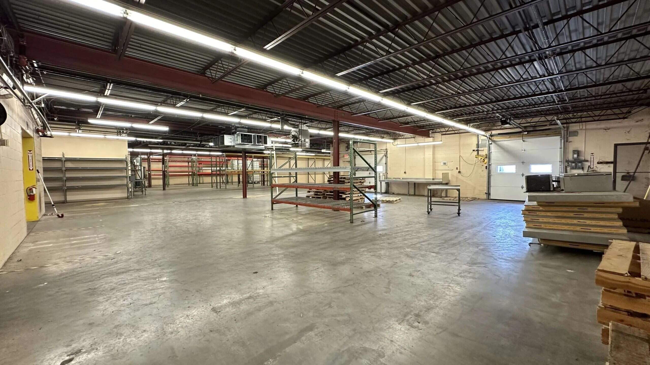 1206 E Crosstown Parkway Entire Bldg Property Photo 9