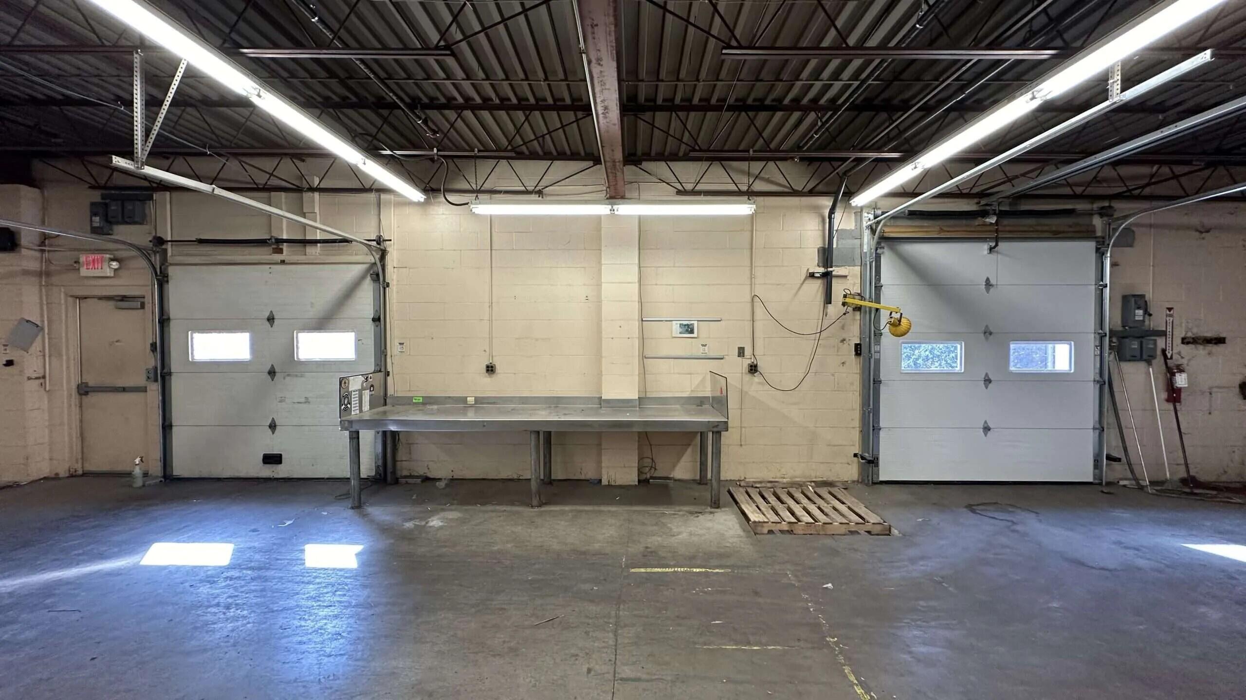 1206 E Crosstown Parkway Entire Bldg Property Photo 12