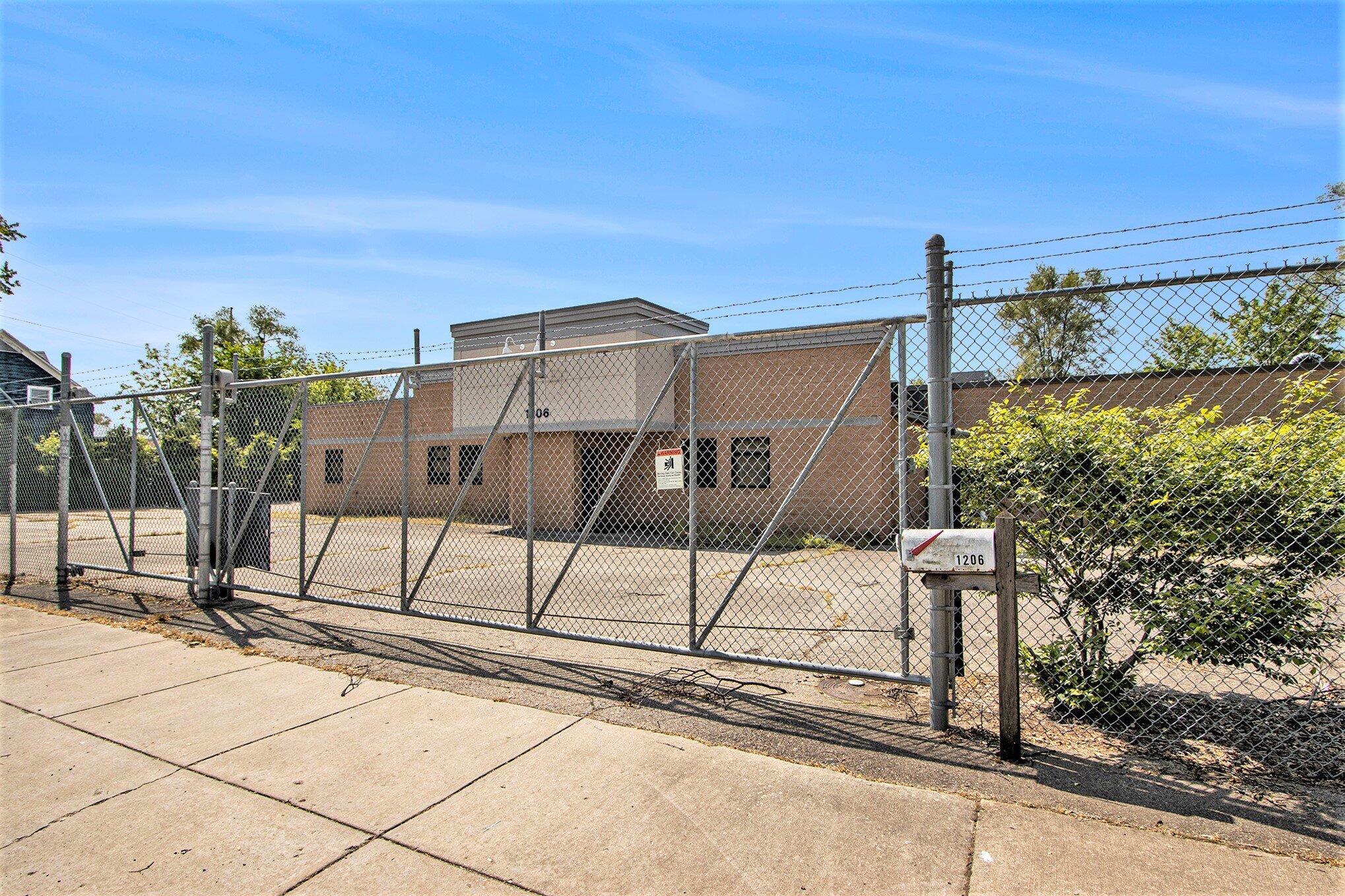 1206 E Crosstown Parkway Entire Bldg Property Photo 19