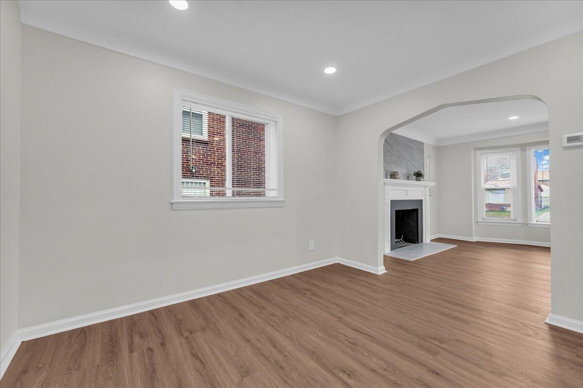 17217 Plainview Avenue Property Photo 11