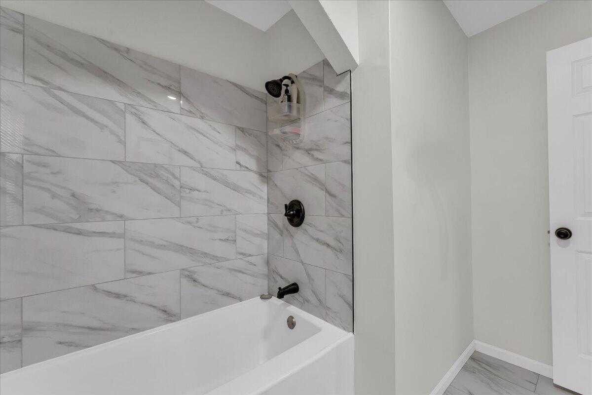 17217 Plainview Avenue Property Photo 23