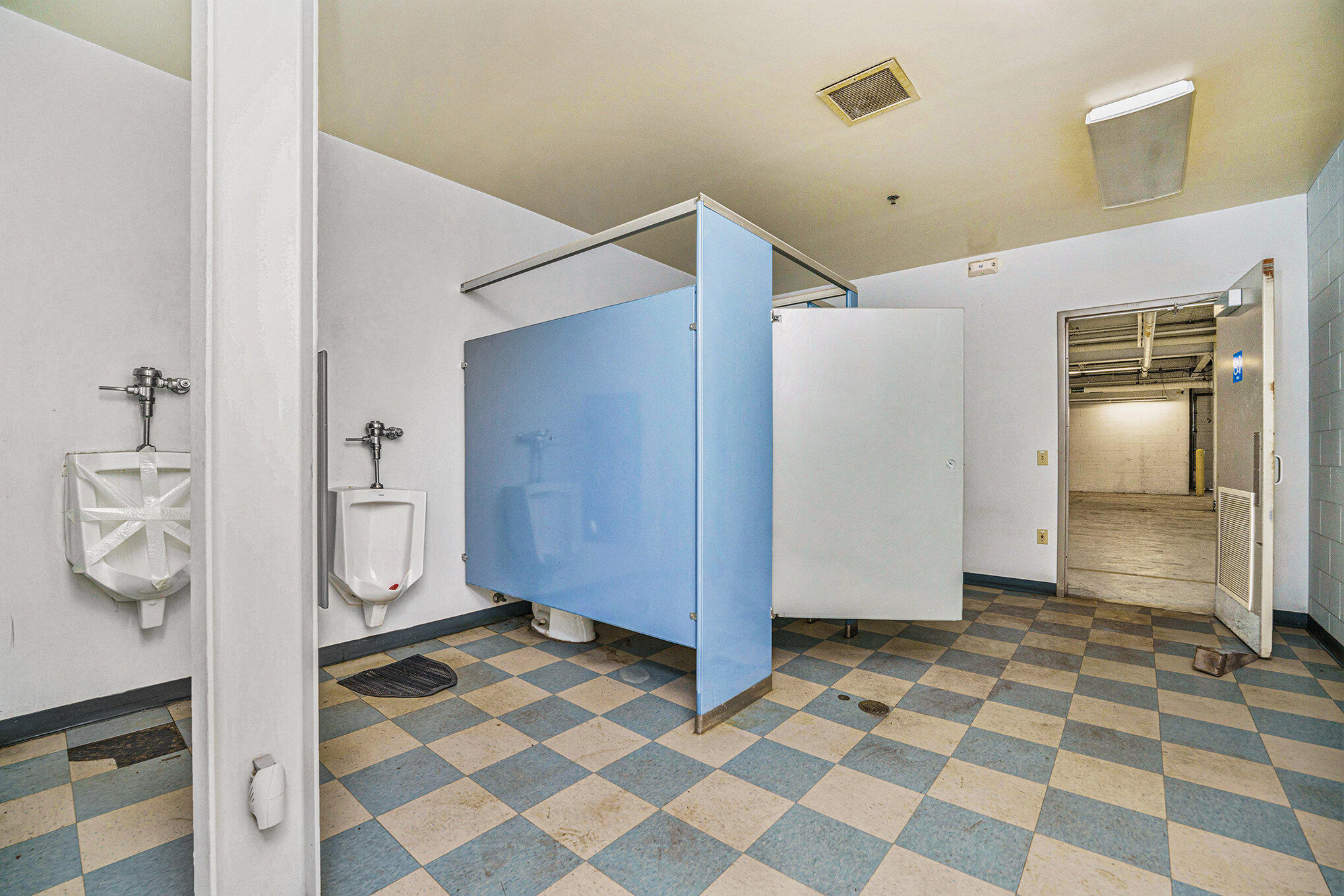 111 Day Drive Property Photo 6