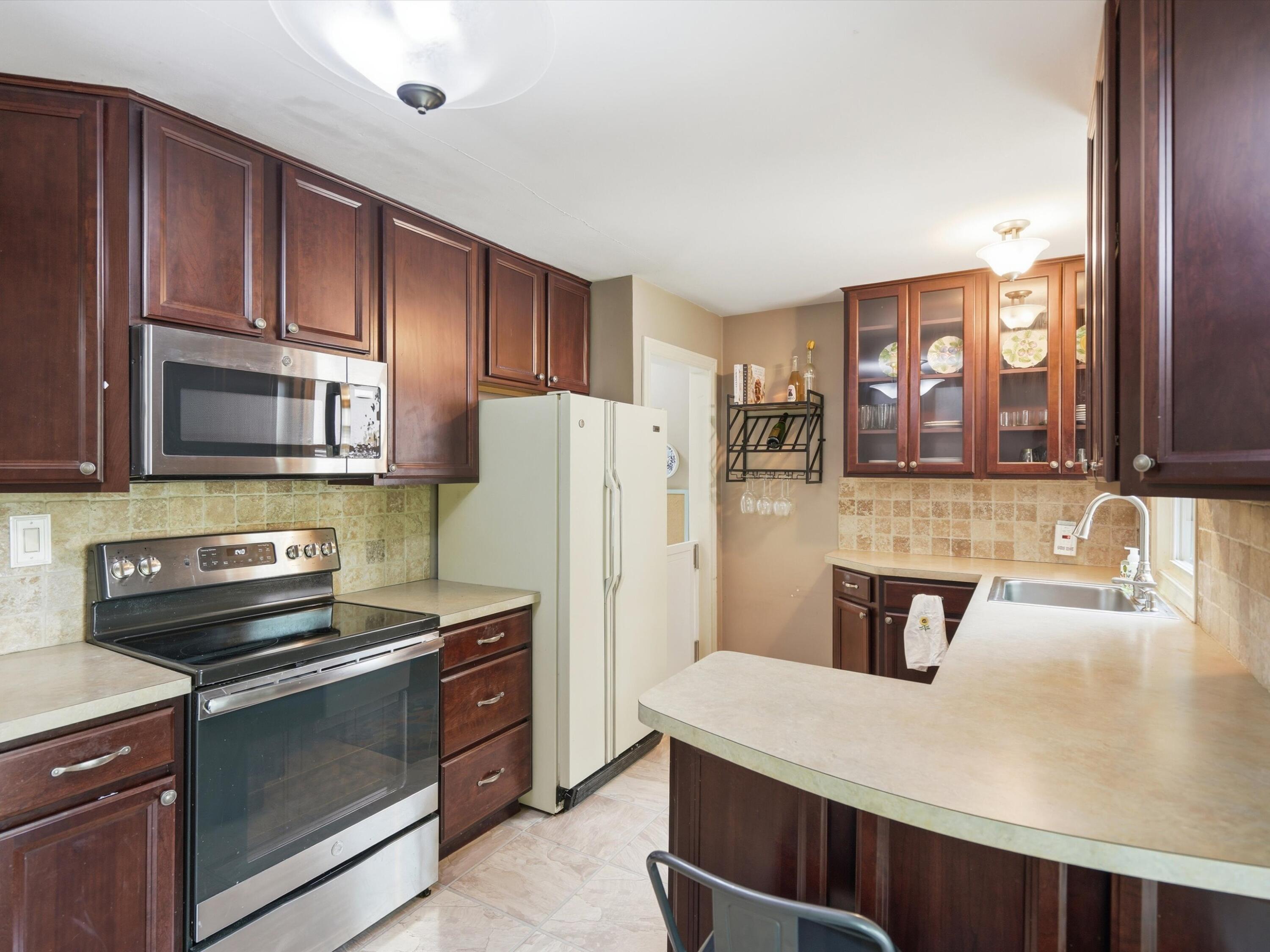 2104 Arborview Boulevard Property Photo 6