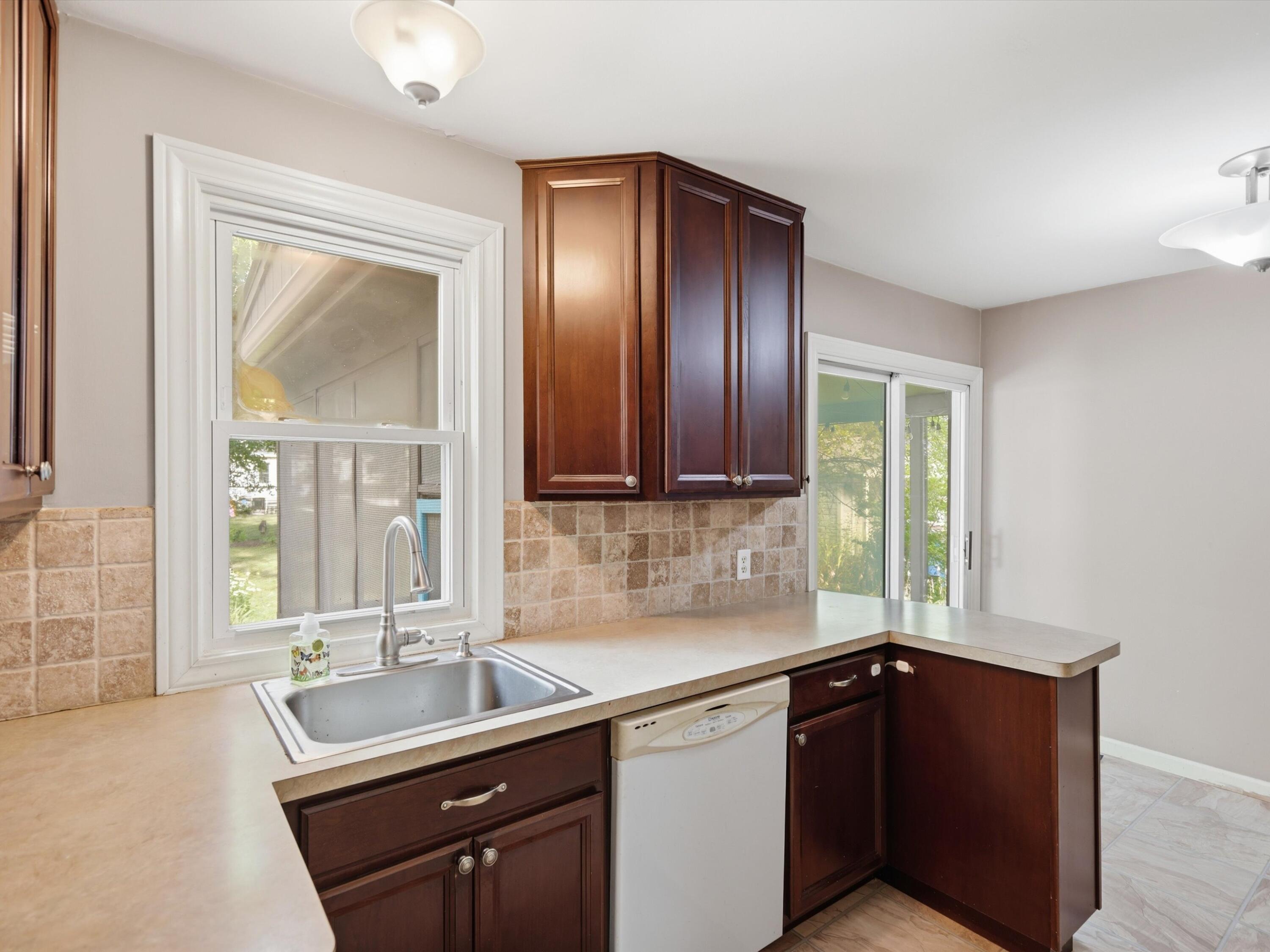 2104 Arborview Boulevard Property Photo 9
