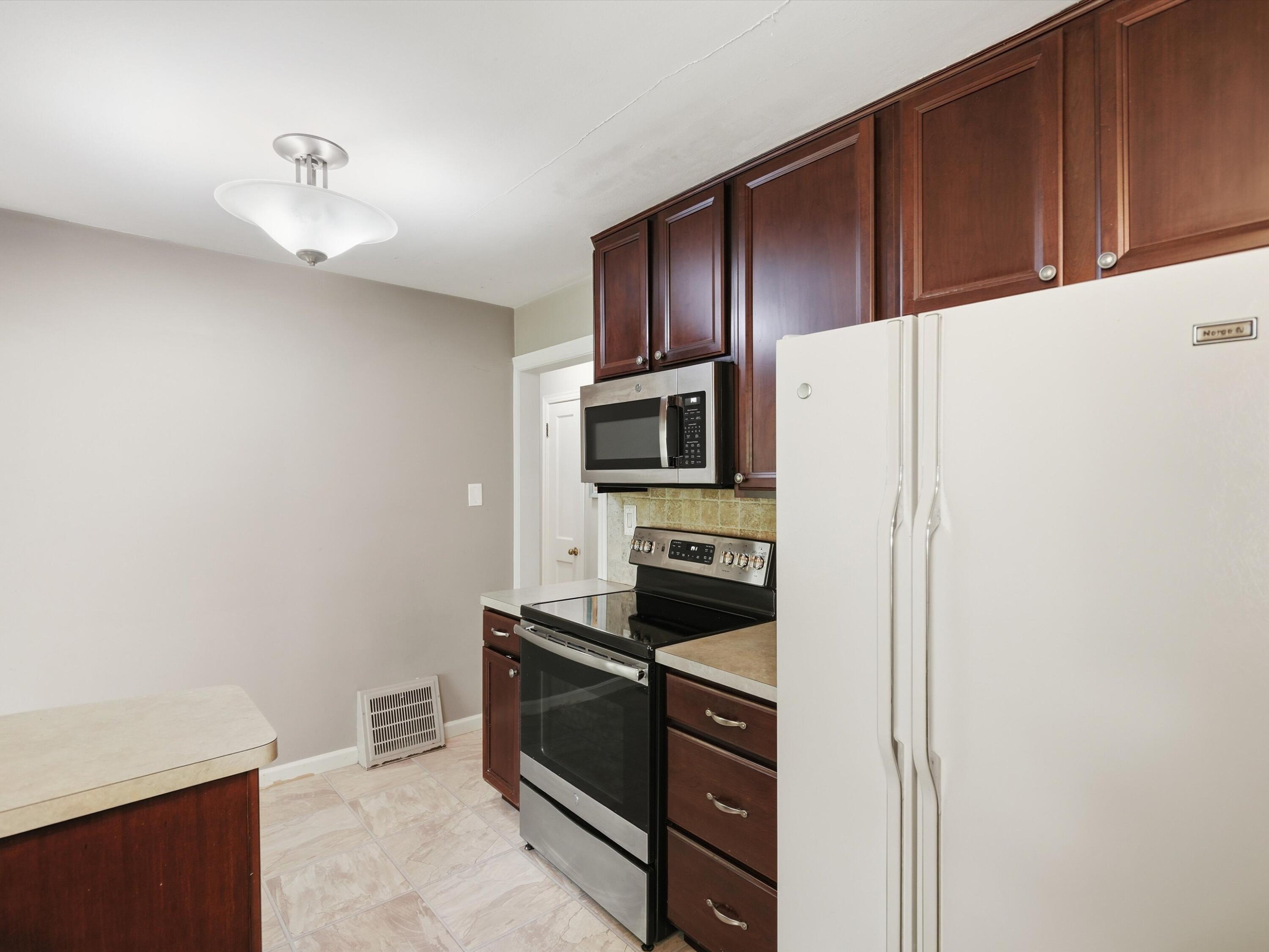 2104 Arborview Boulevard Property Photo 10